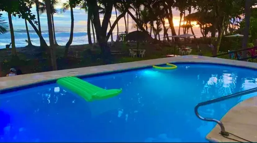 Swimming Pool in Hotel Beachfront Vista Hermosa