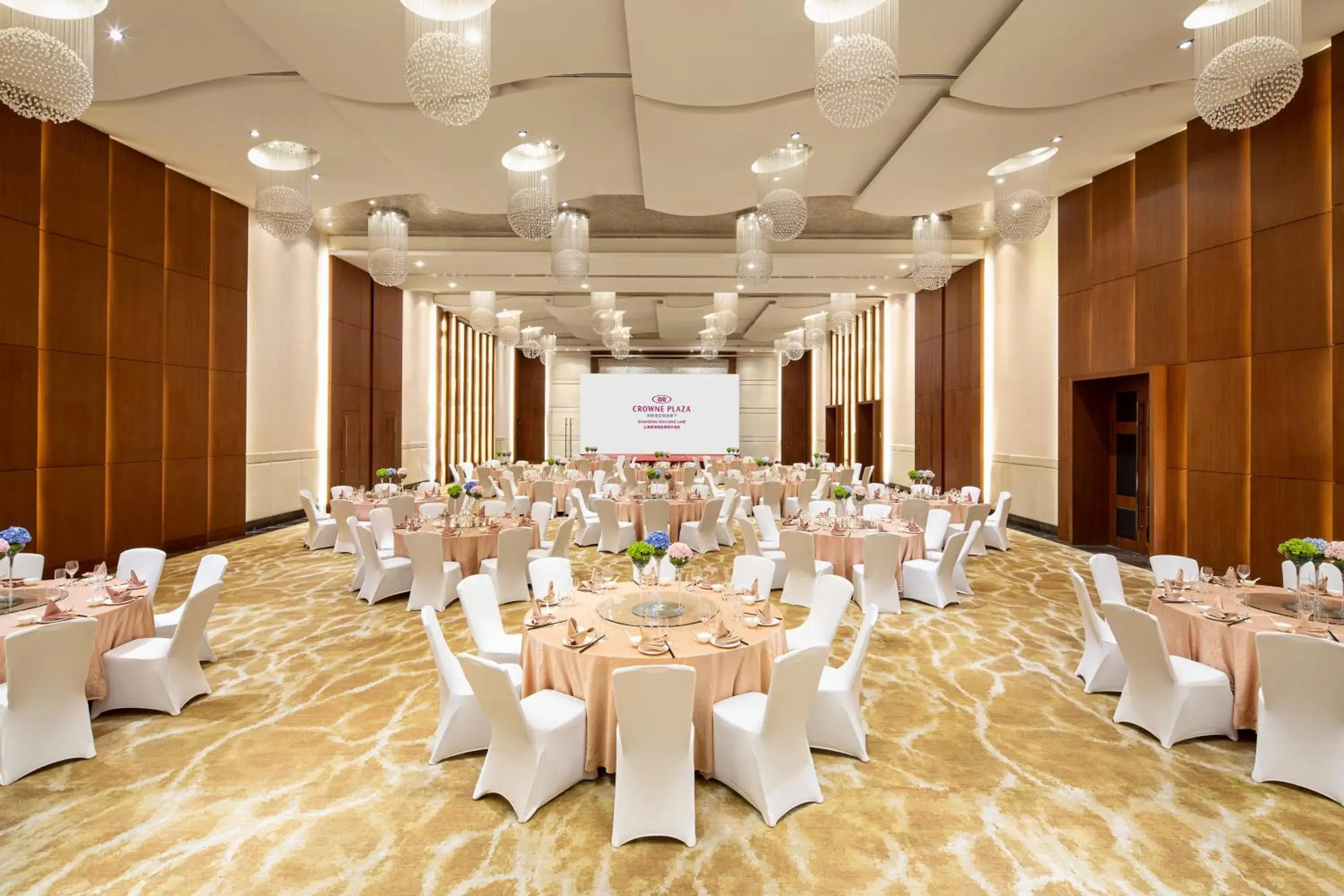 Banquet/Function facilities, Banquet Facilities in Crowne Plaza Shanghai Xiayang Lake, an IHG Hotel