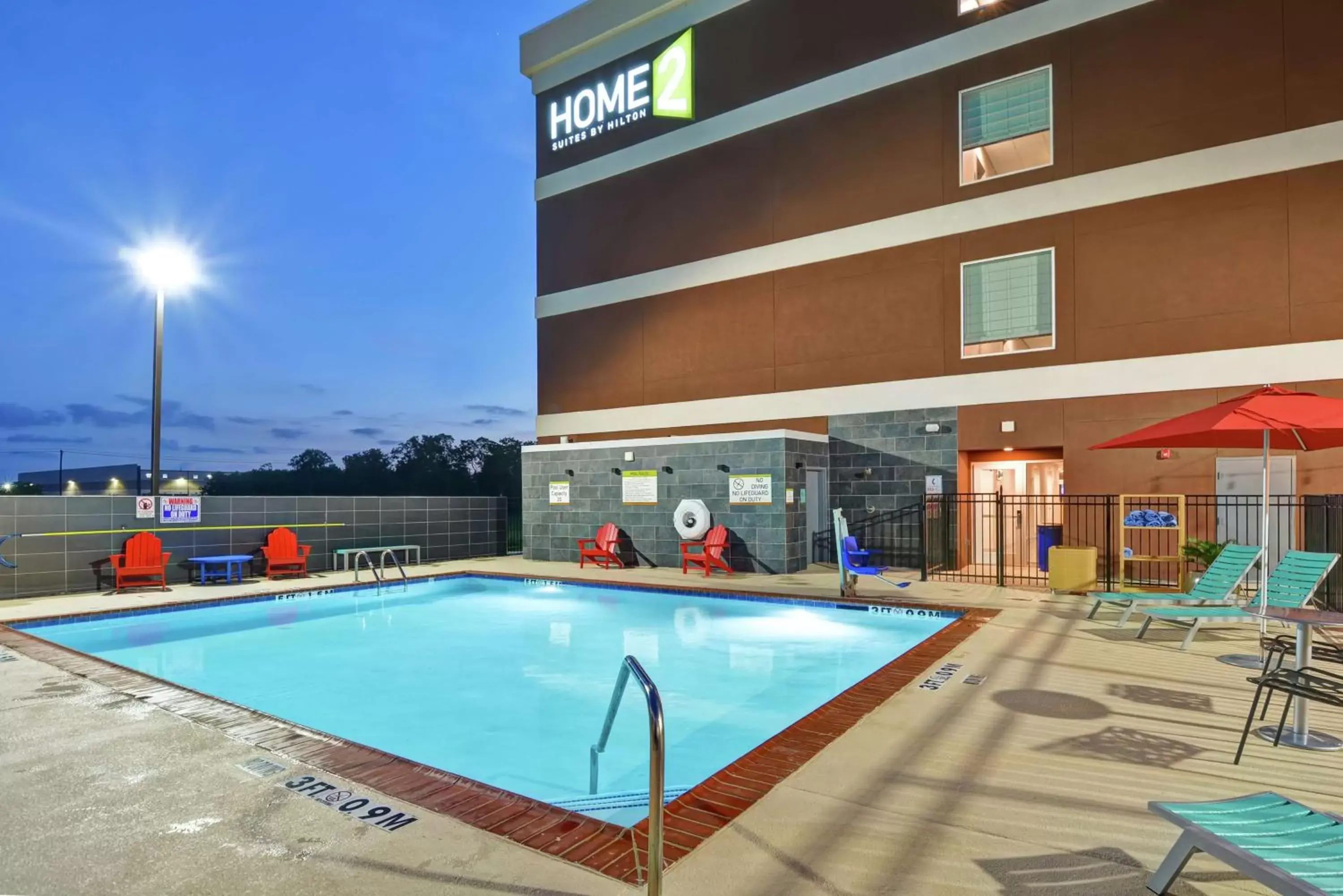 Pool view, Swimming Pool in Home2 Suites by Hilton La Porte