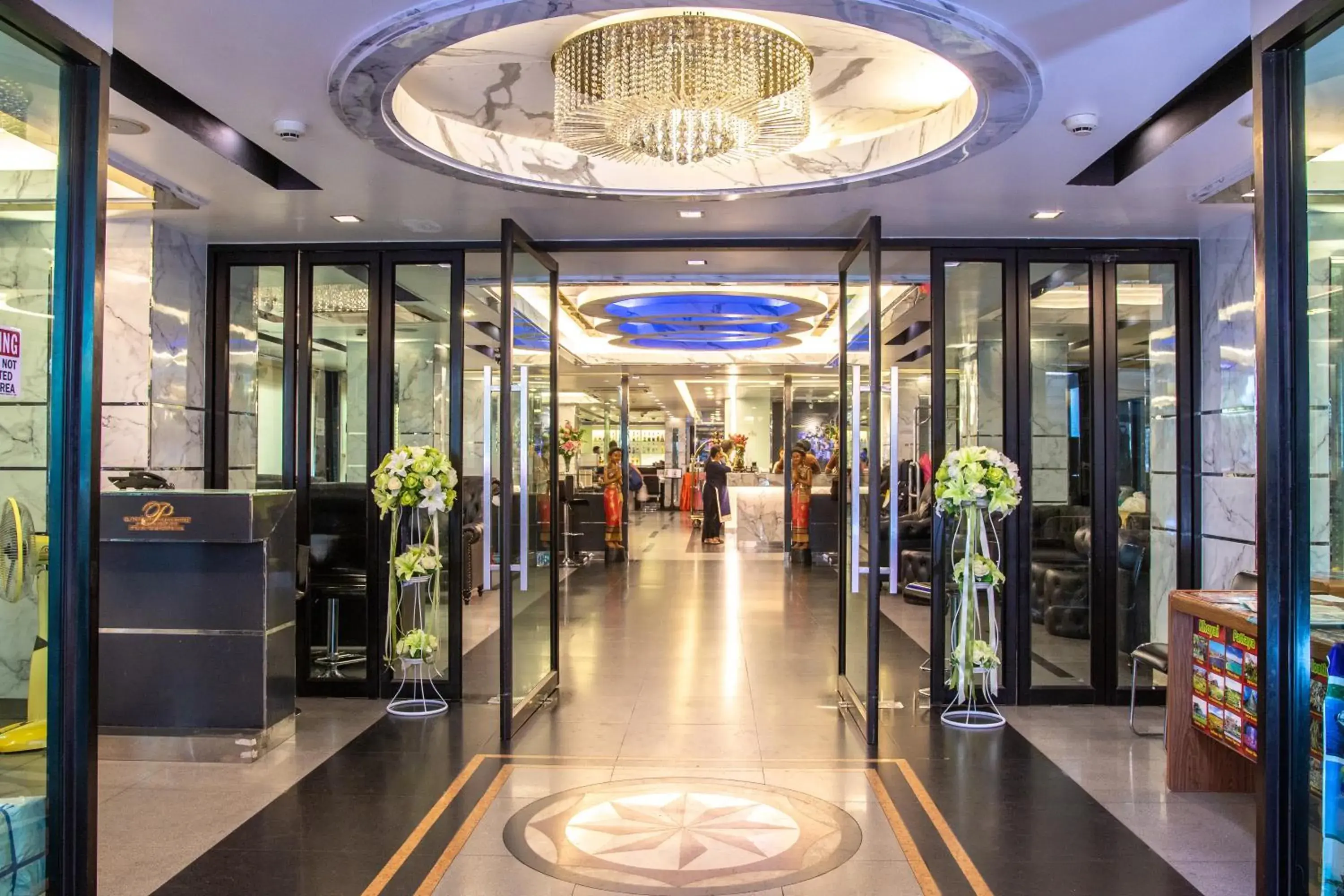 Lobby/Reception in Gusto Pratunam Hotel