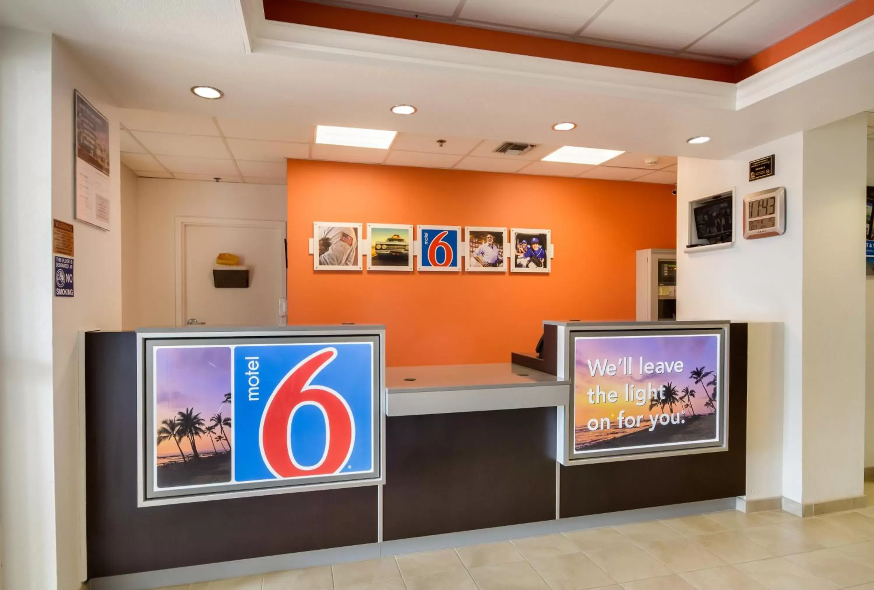 TV/Entertainment Center in Motel 6-Lemoore, CA