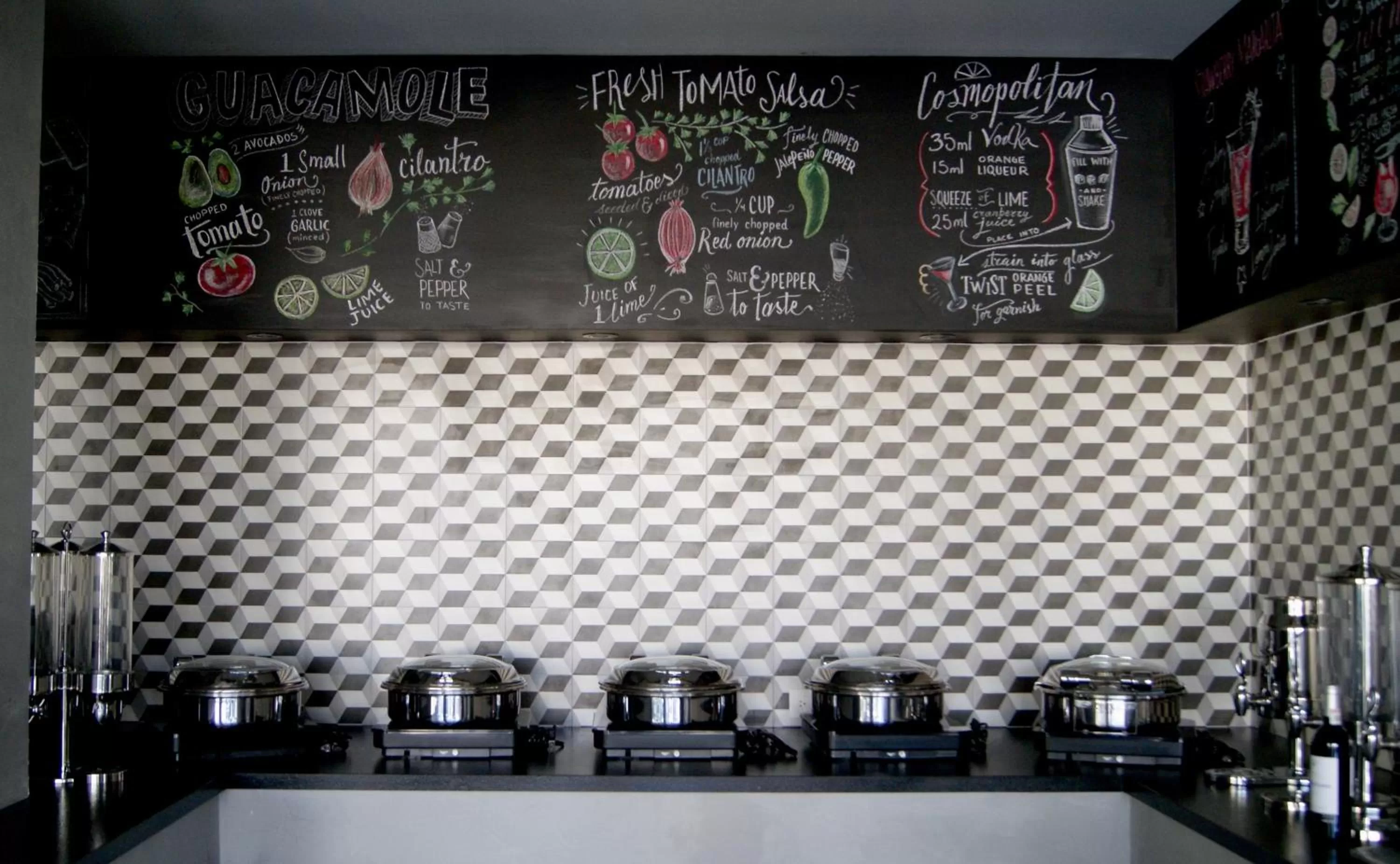 Restaurant/places to eat in Hotel Velvet Plaza