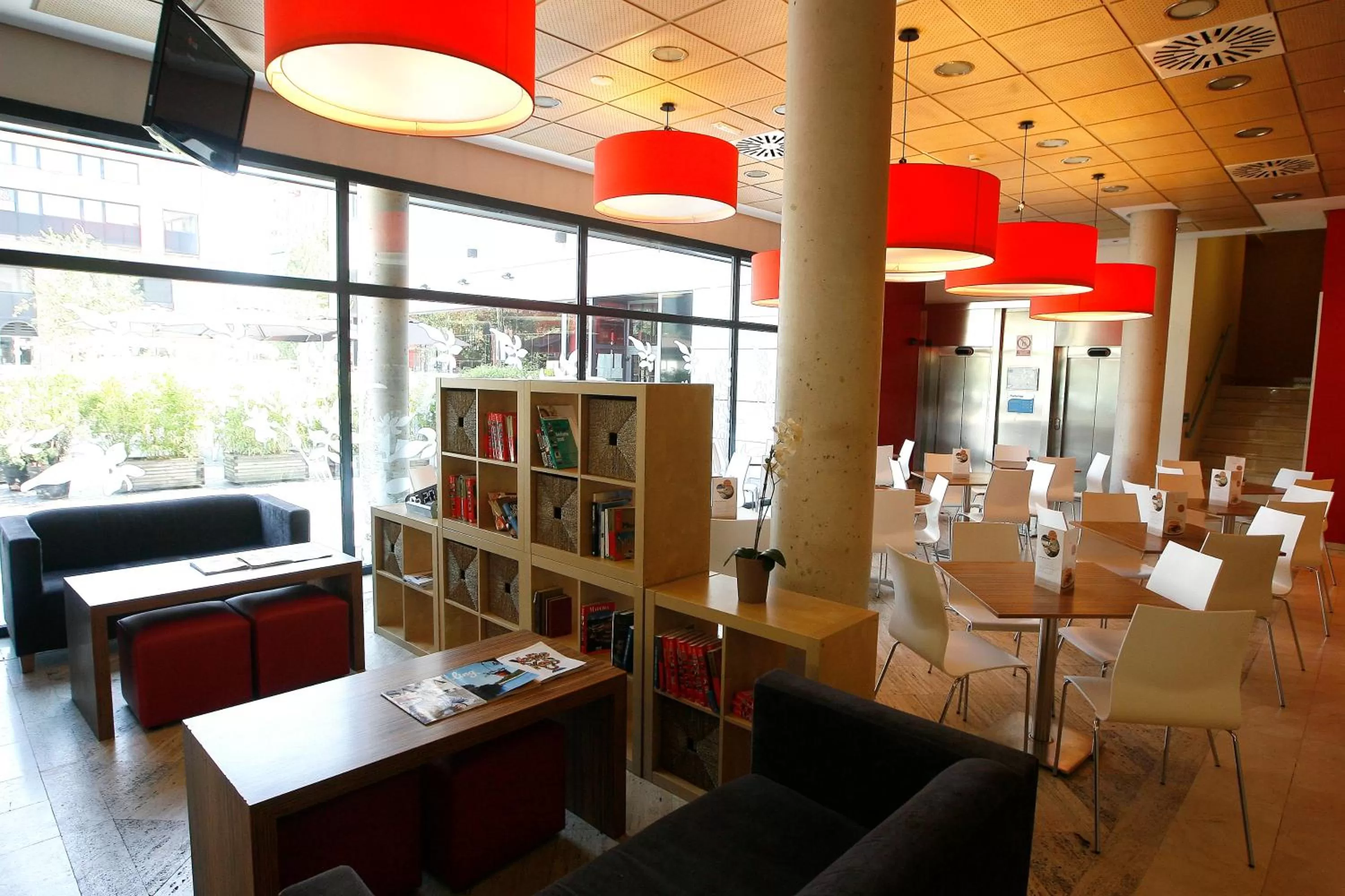 Restaurant/places to eat in Travelodge Torrelaguna