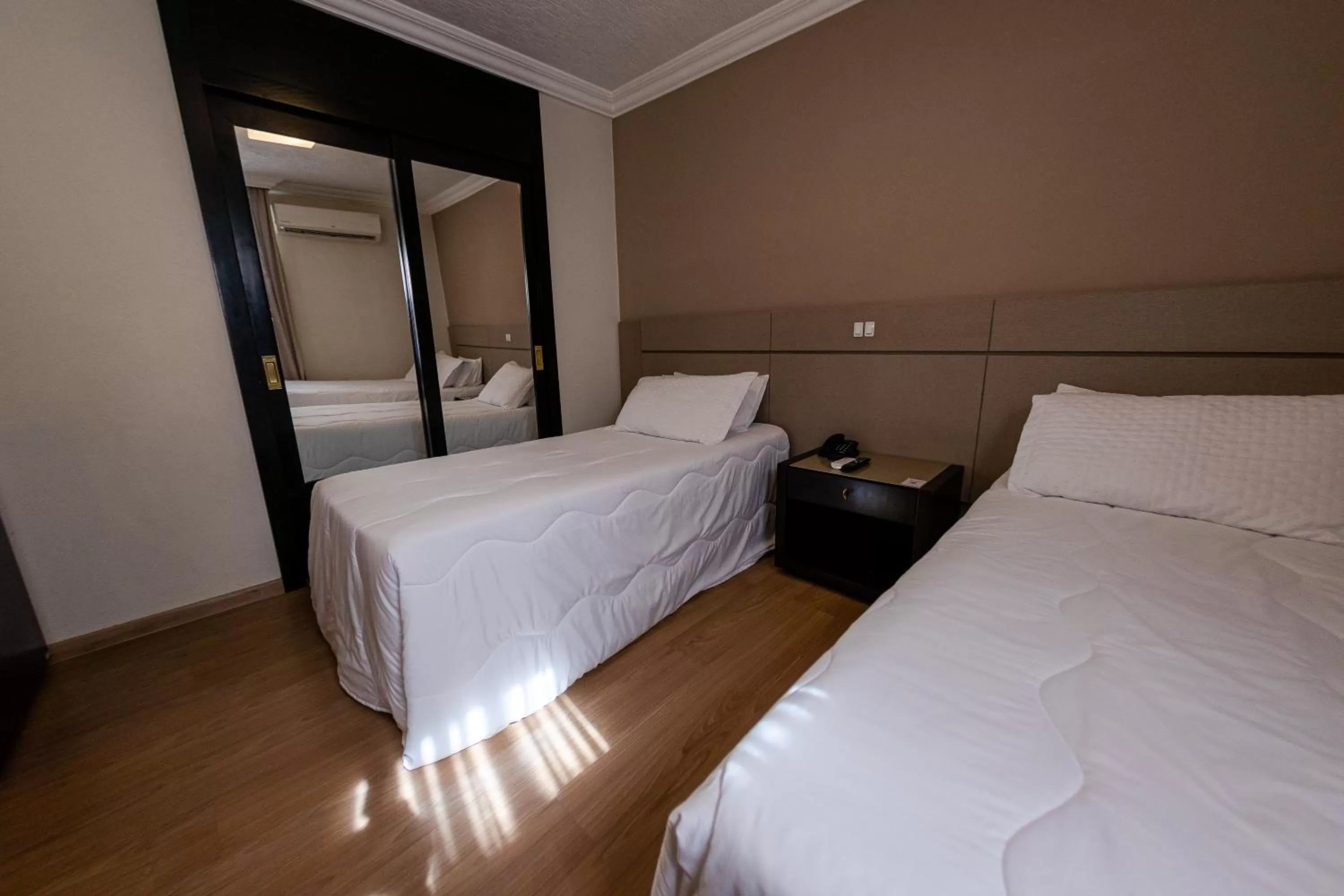 Bedroom, Bed in Mabu Curitiba Business