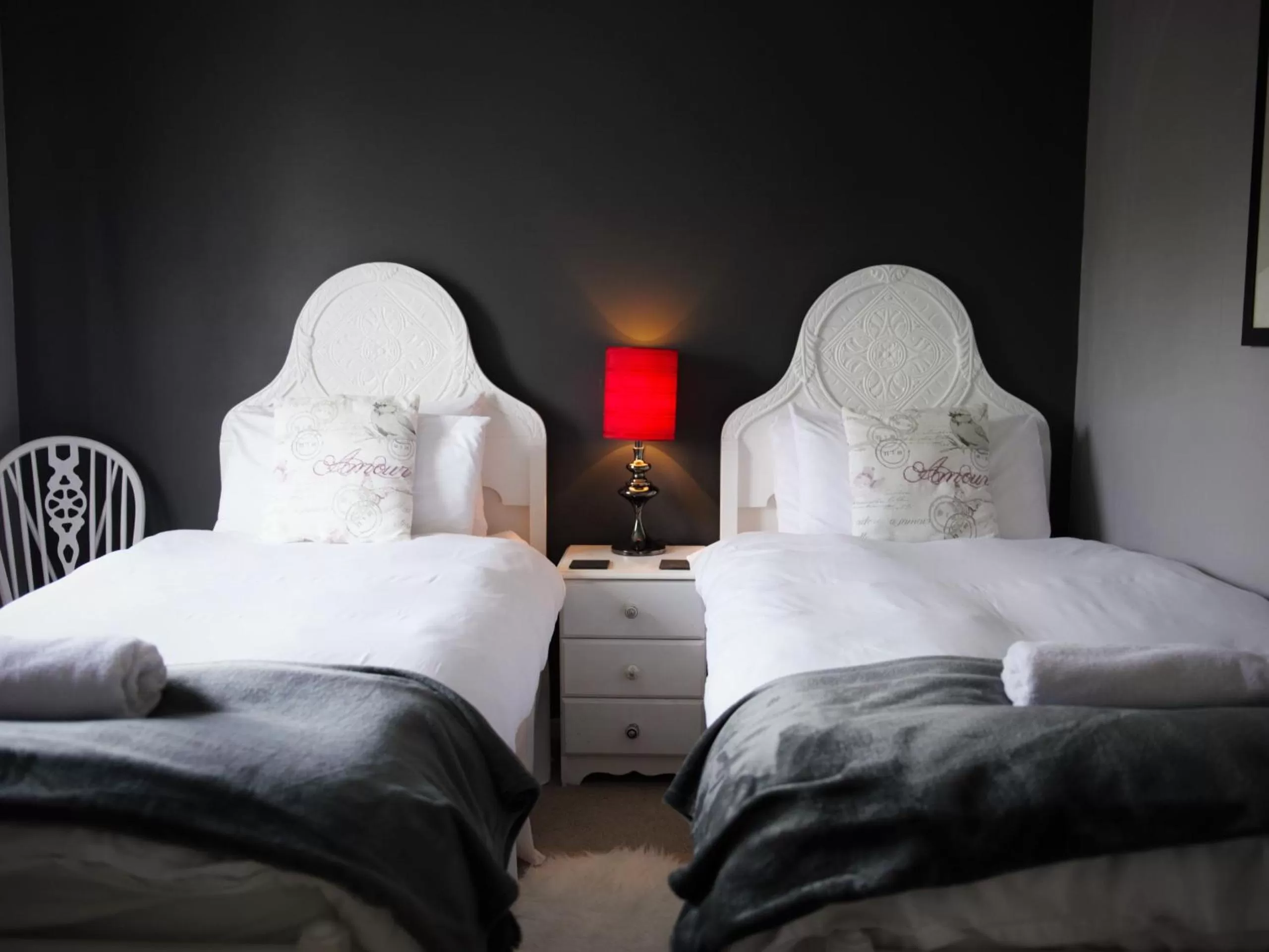 Twin Room with Bath - single occupancy in Worth House Bed and Breakfast