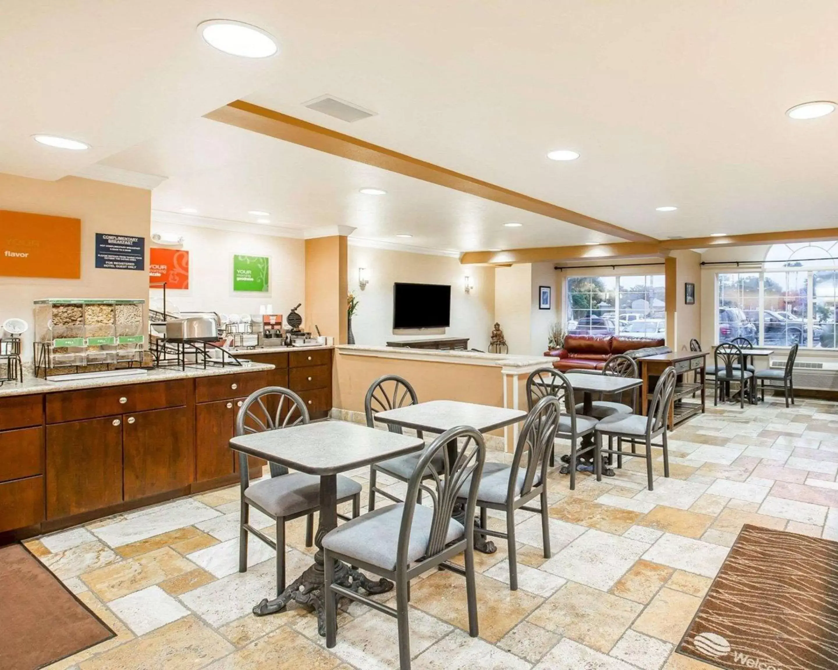 Restaurant/Places to Eat in Comfort Inn & Suites Salinas