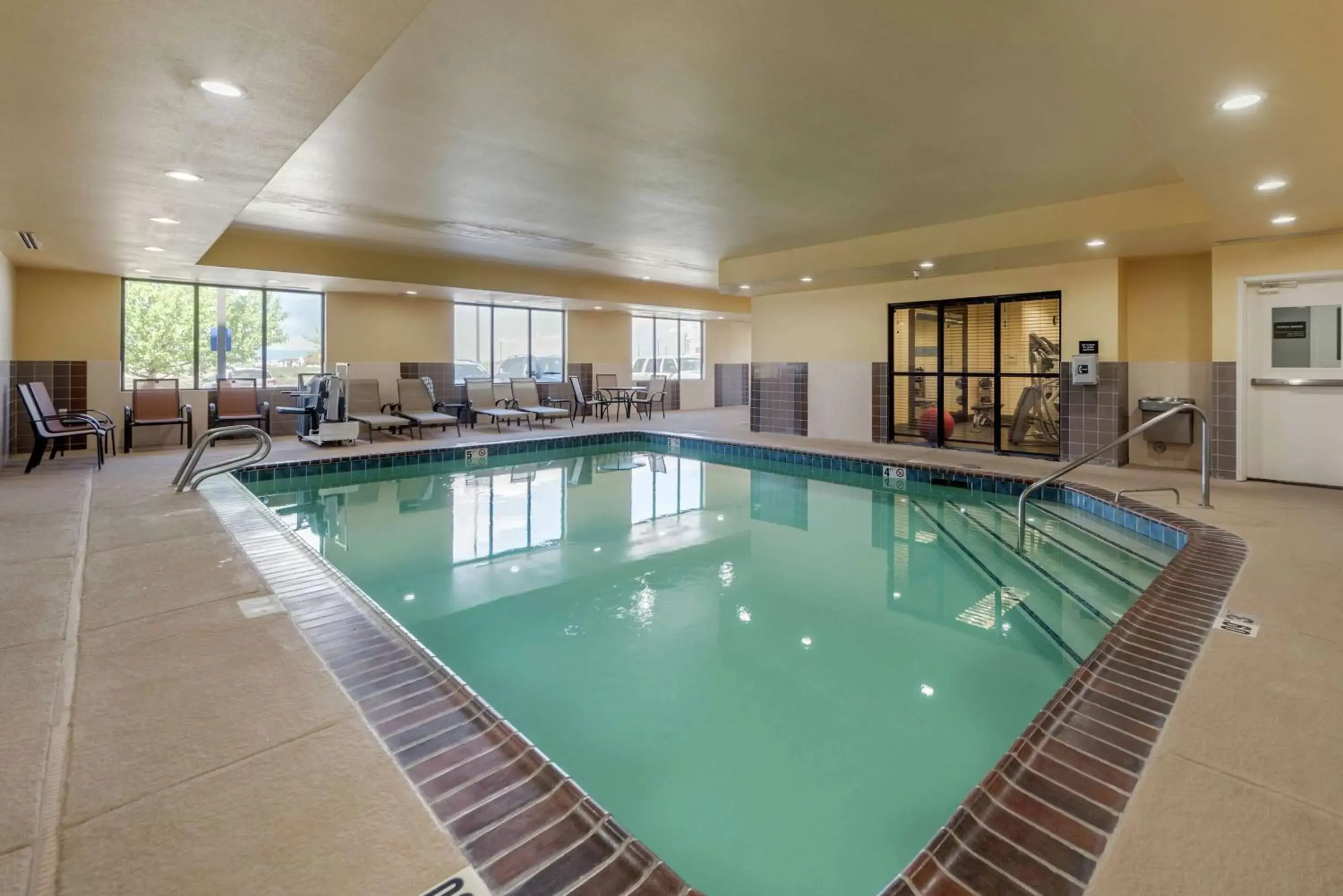 Pool view, Swimming Pool in Hampton Inn Alamosa