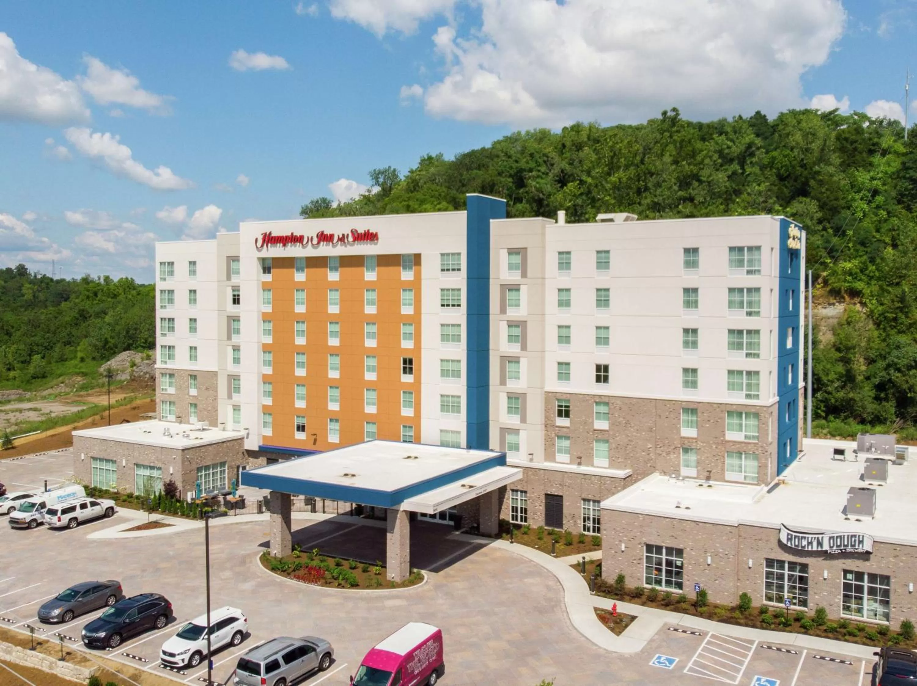 Property building in Hampton Inn & Suites by Hilton Nashville North Skyline