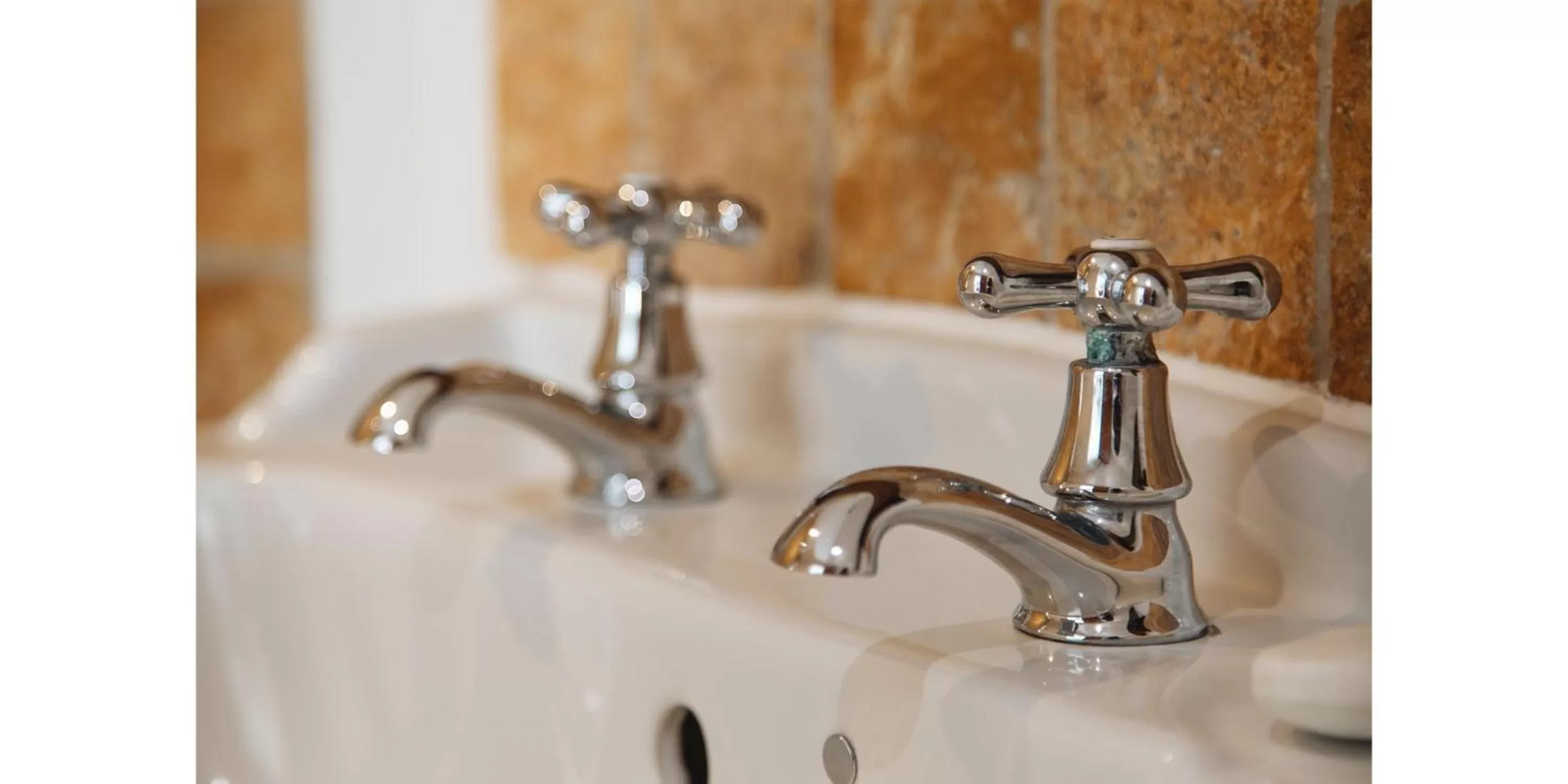Bathroom in The Blue Ball Inn
