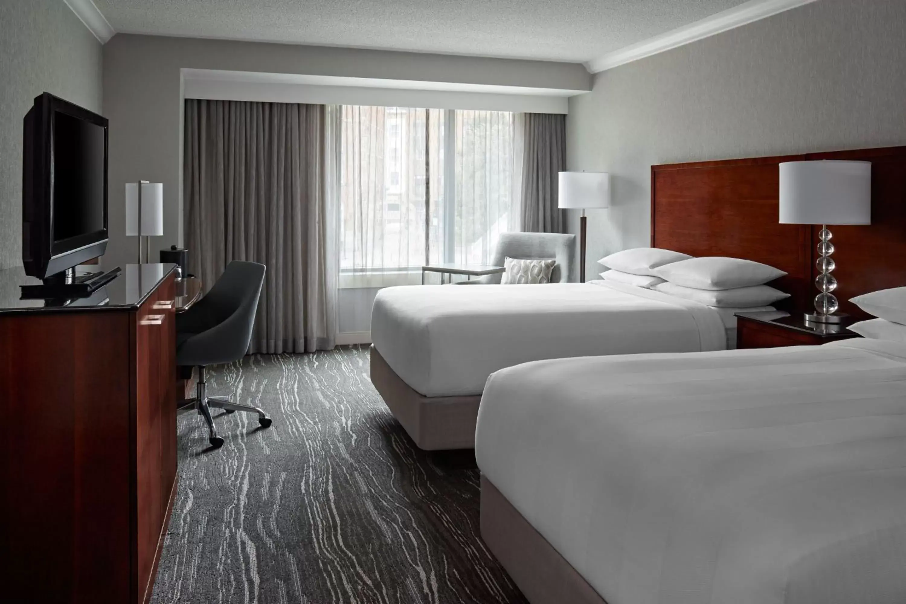 Photo of the whole room, Bed in Halifax Marriott Harbourfront Hotel