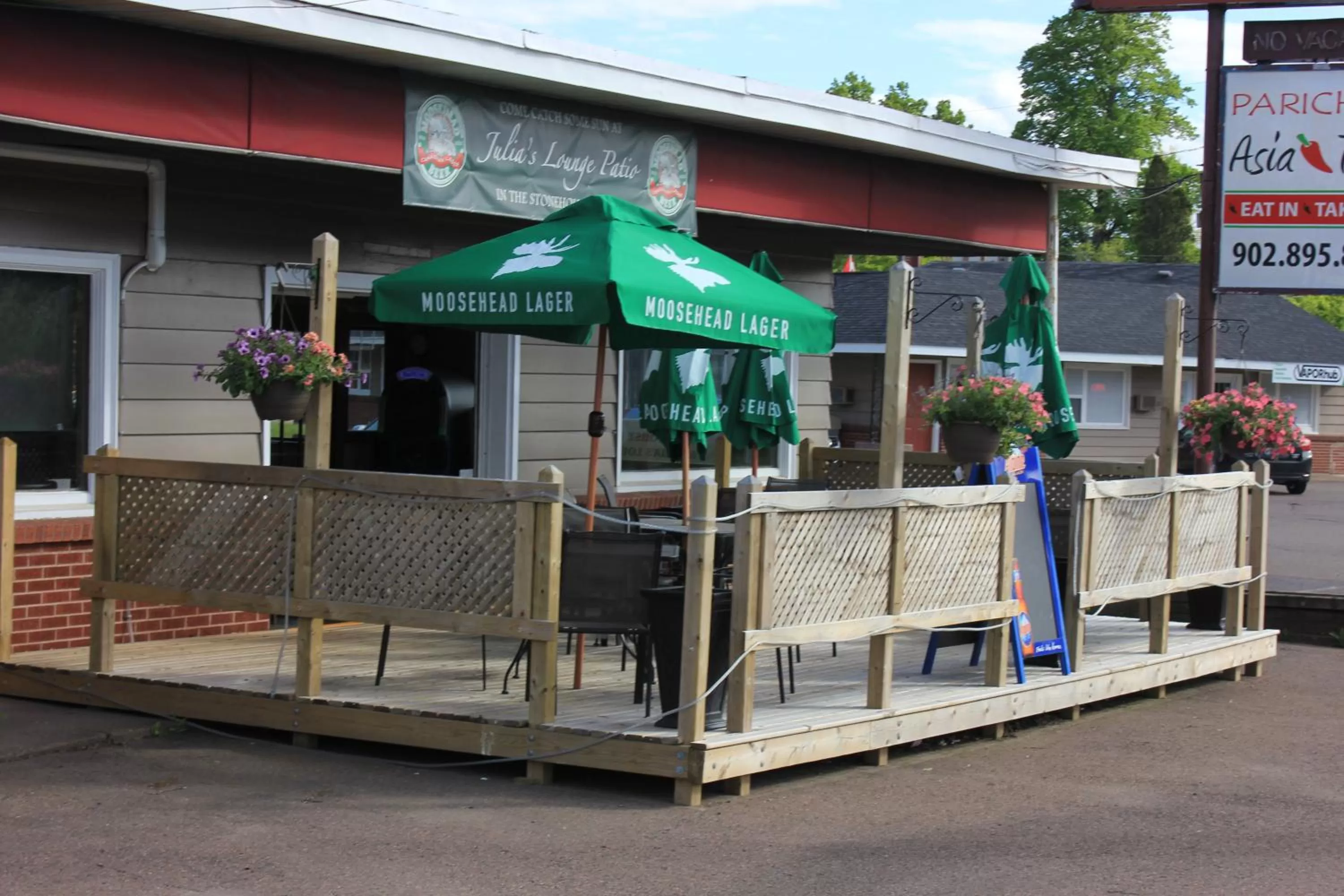 Alcoholic drinks in Stonehouse Motel and Restaurant