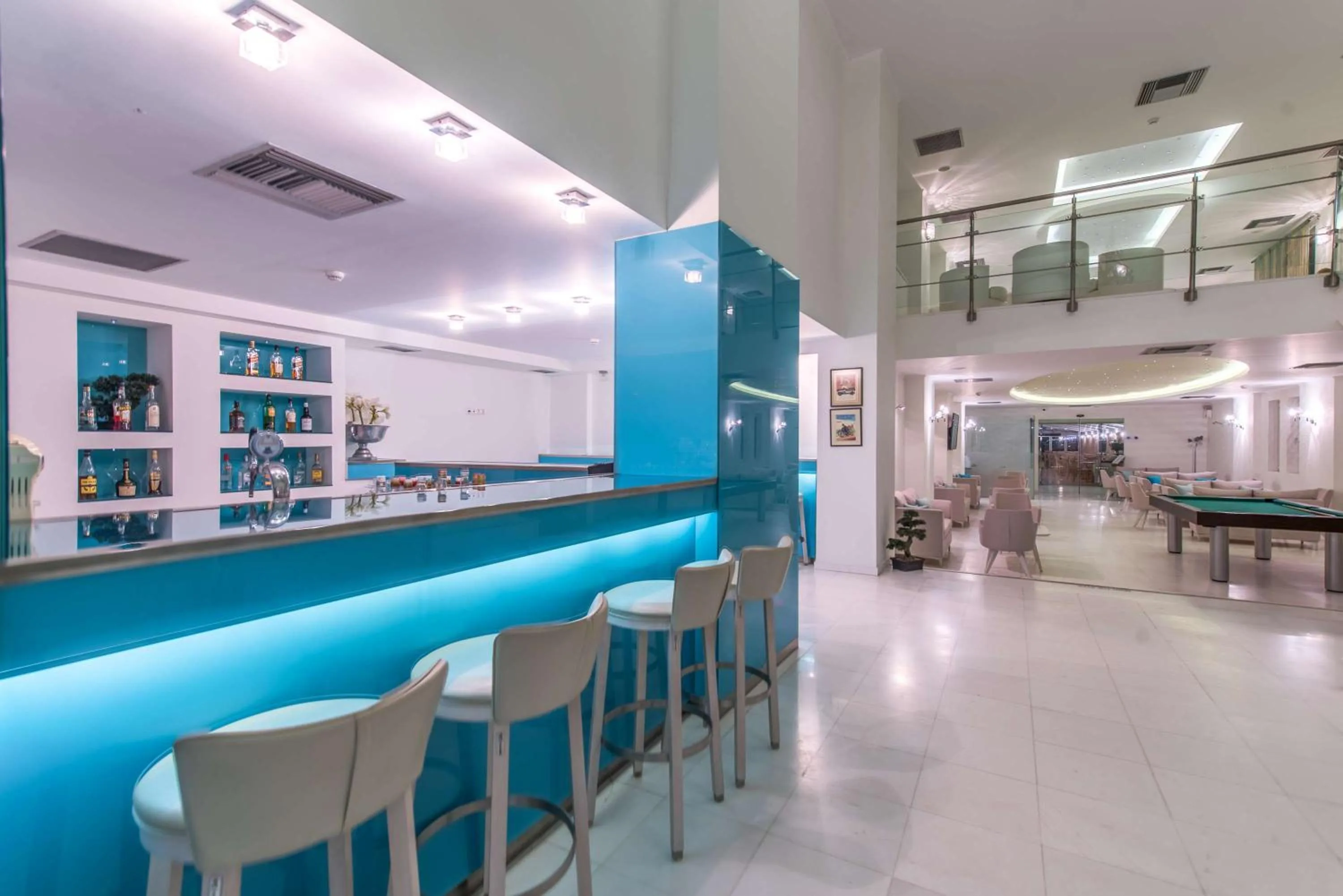 Lounge or bar in Galaxy Beach Resort BW Premier Collection