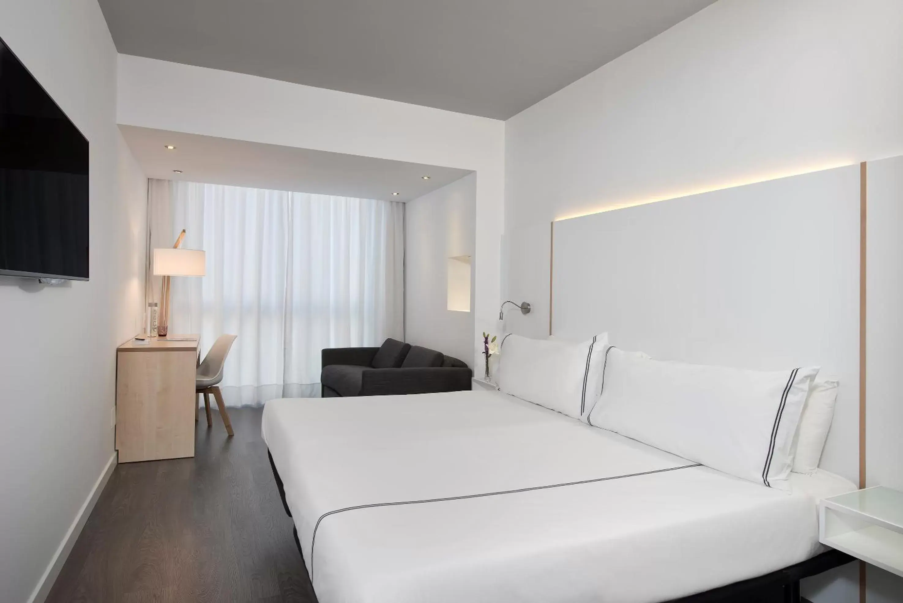 Bedroom, Bed in INNSiDE by Meliá Palma Center