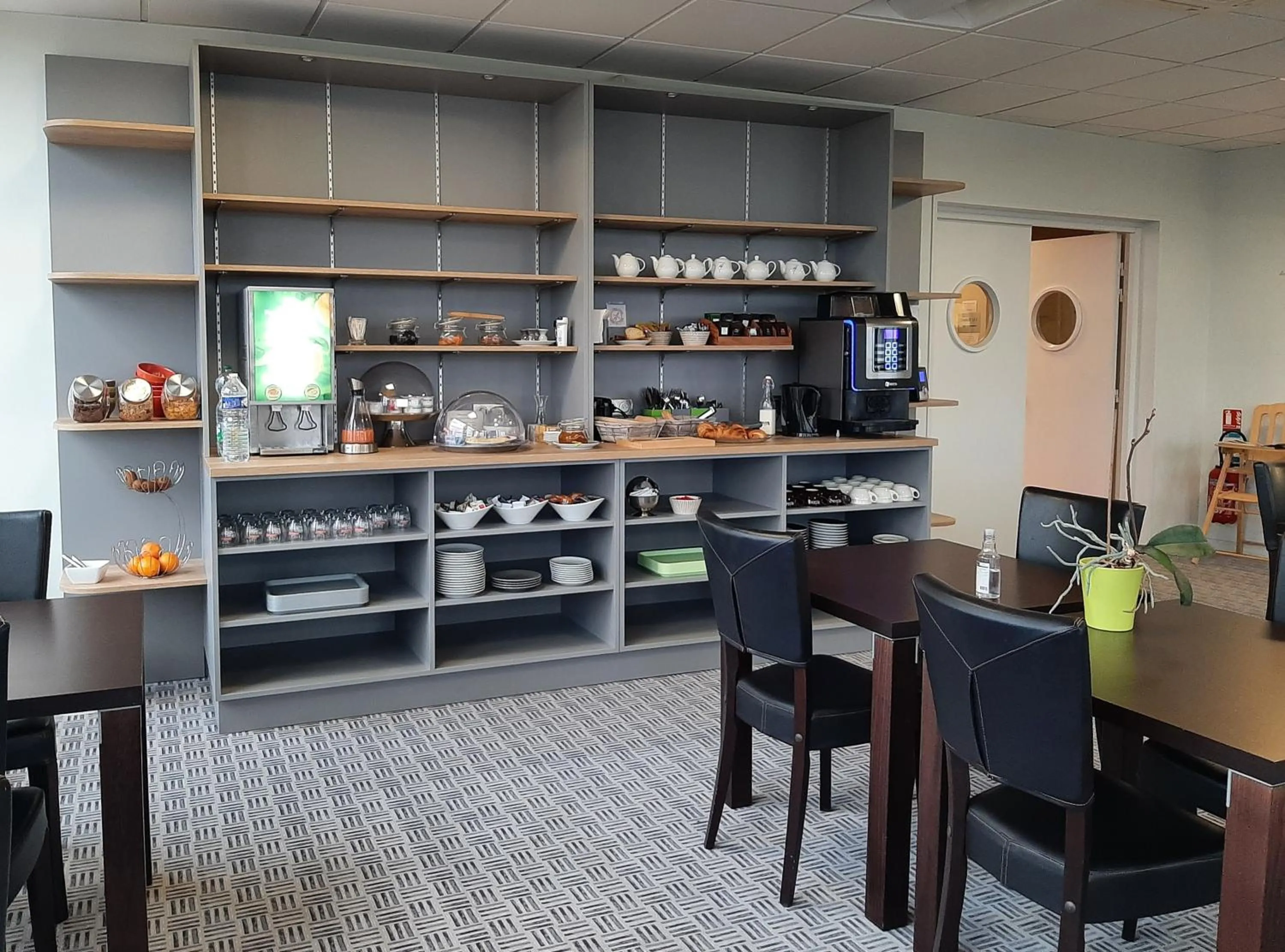 Breakfast in Cit'Hotel Talencia