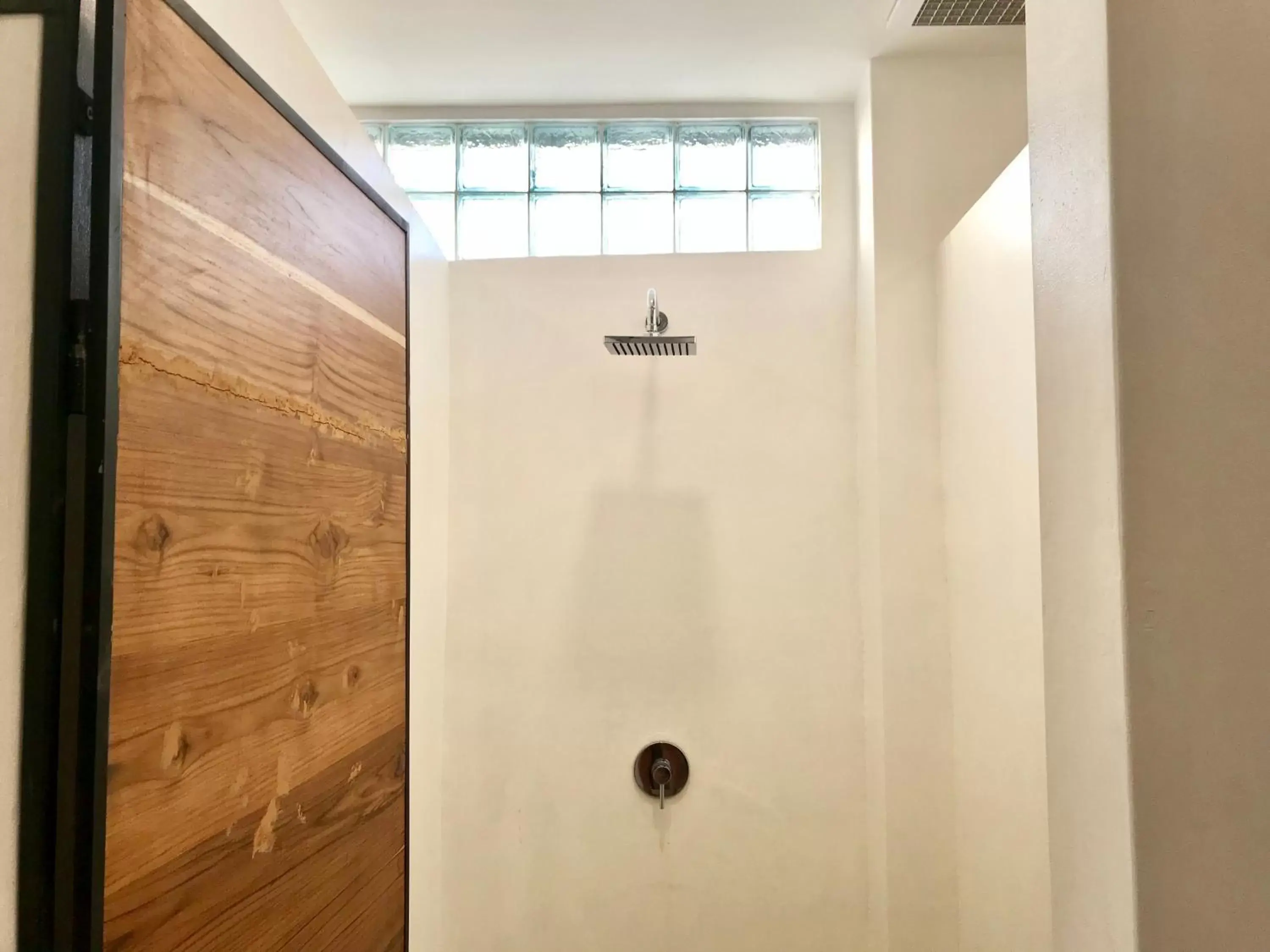 Shower, Bathroom in Seaesta Komodo Hostel & Hotel