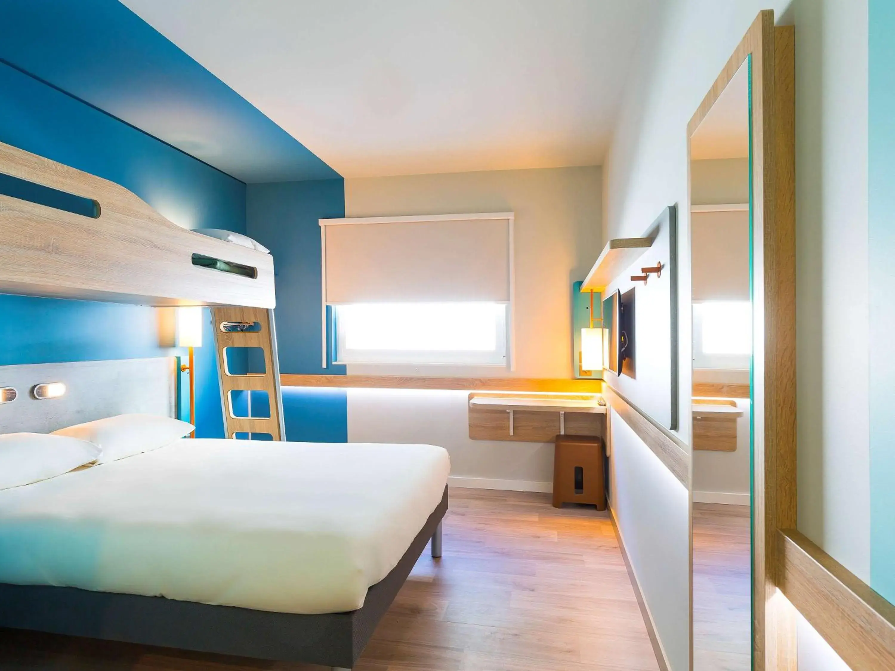 Photo of the whole room, Bunk Bed in ibis budget Geneve Palexpo Aeroport