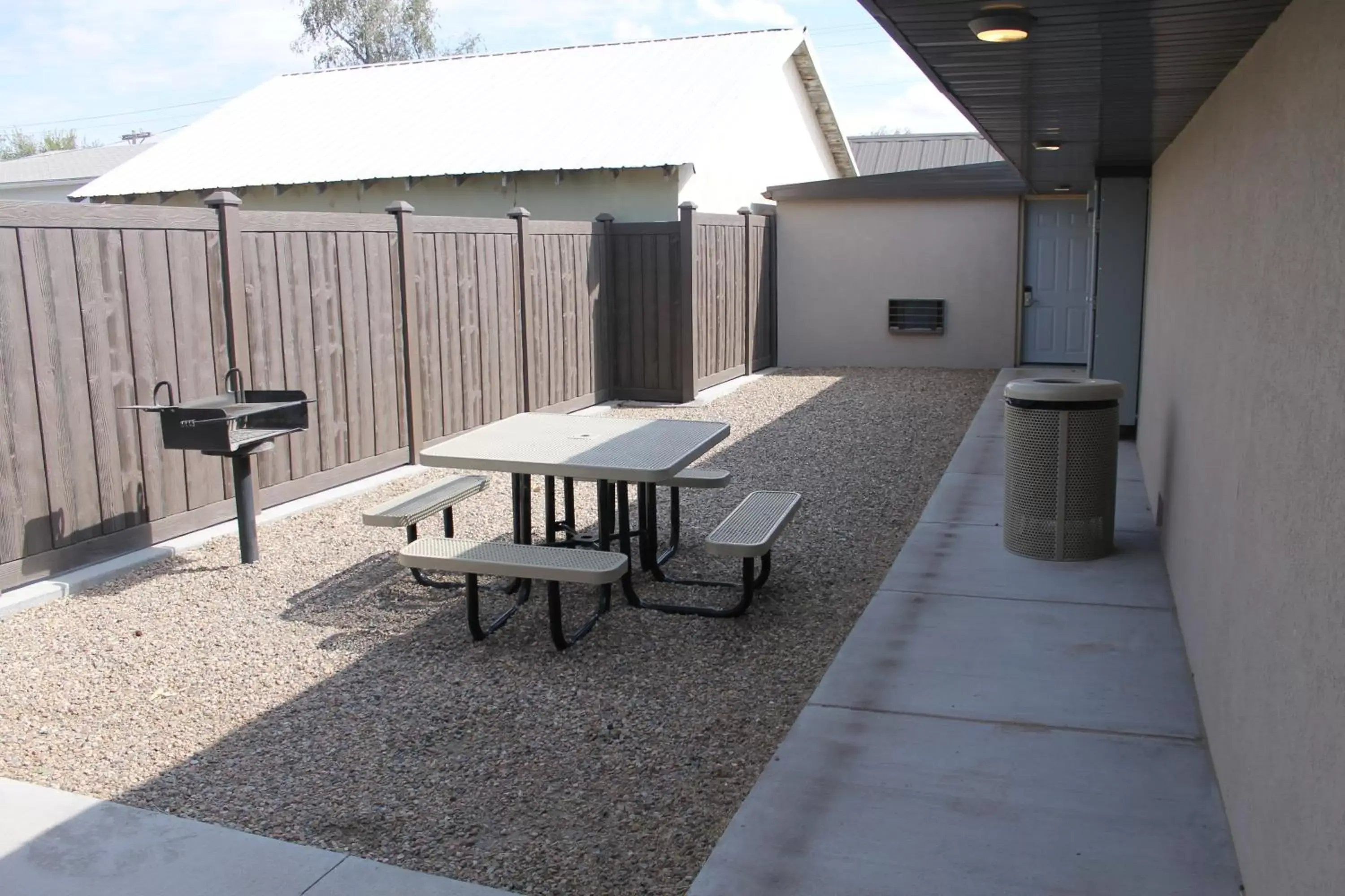 Patio in Boarders Inn & Suites by Cobblestone Hotels - Syracuse