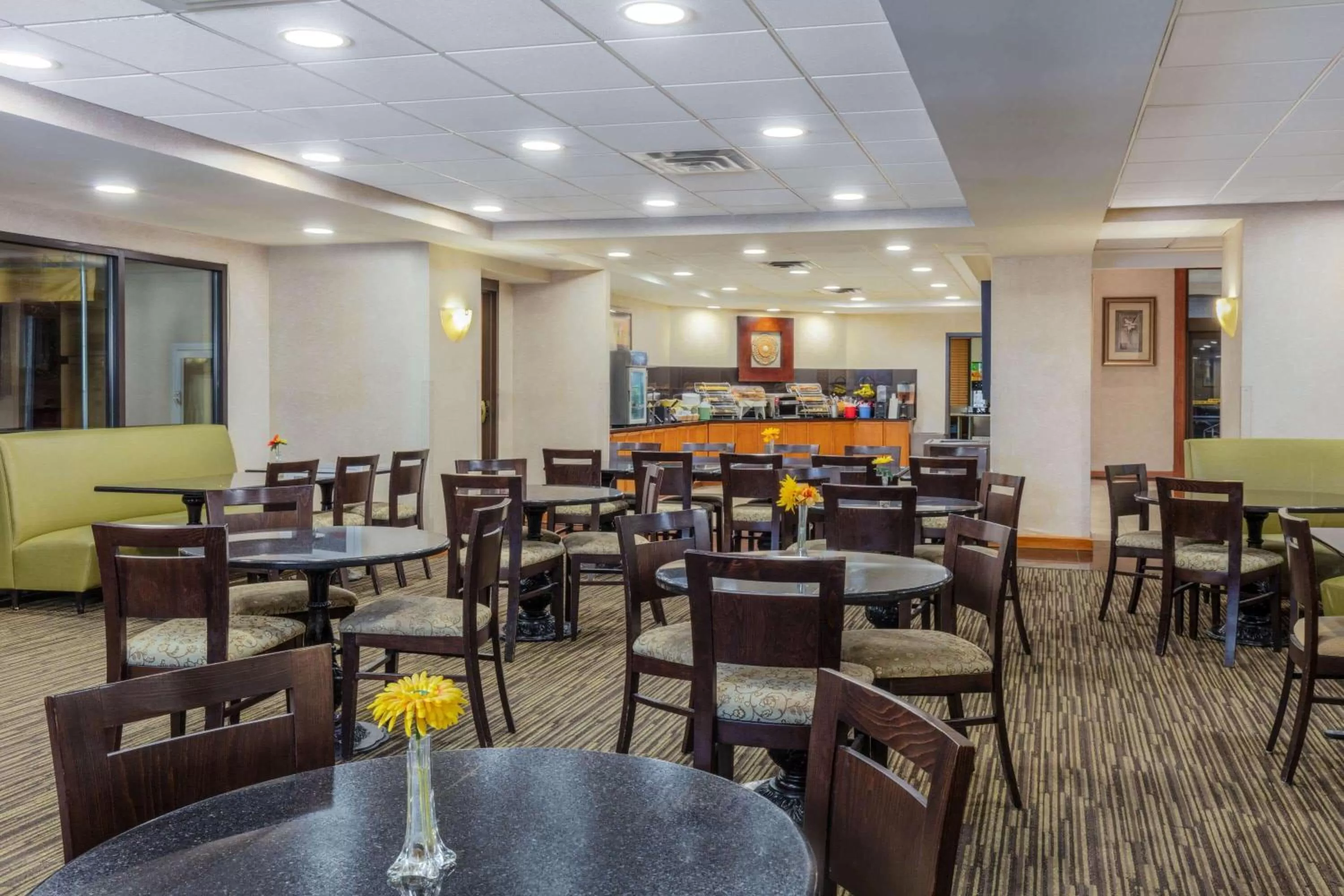 Restaurant/places to eat in La Quinta by Wyndham Garden City