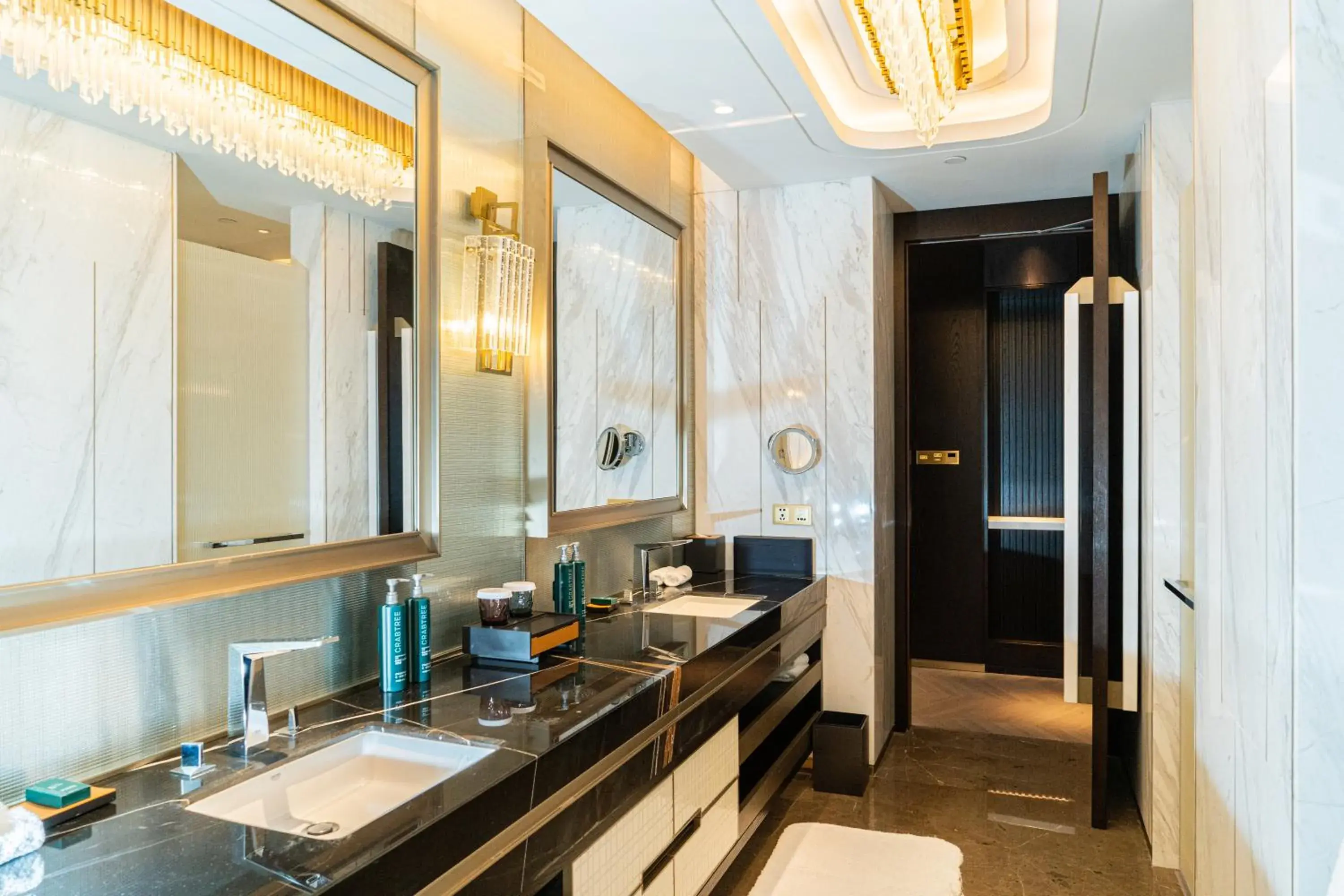 Bathroom in Hilton Lanzhou City Center