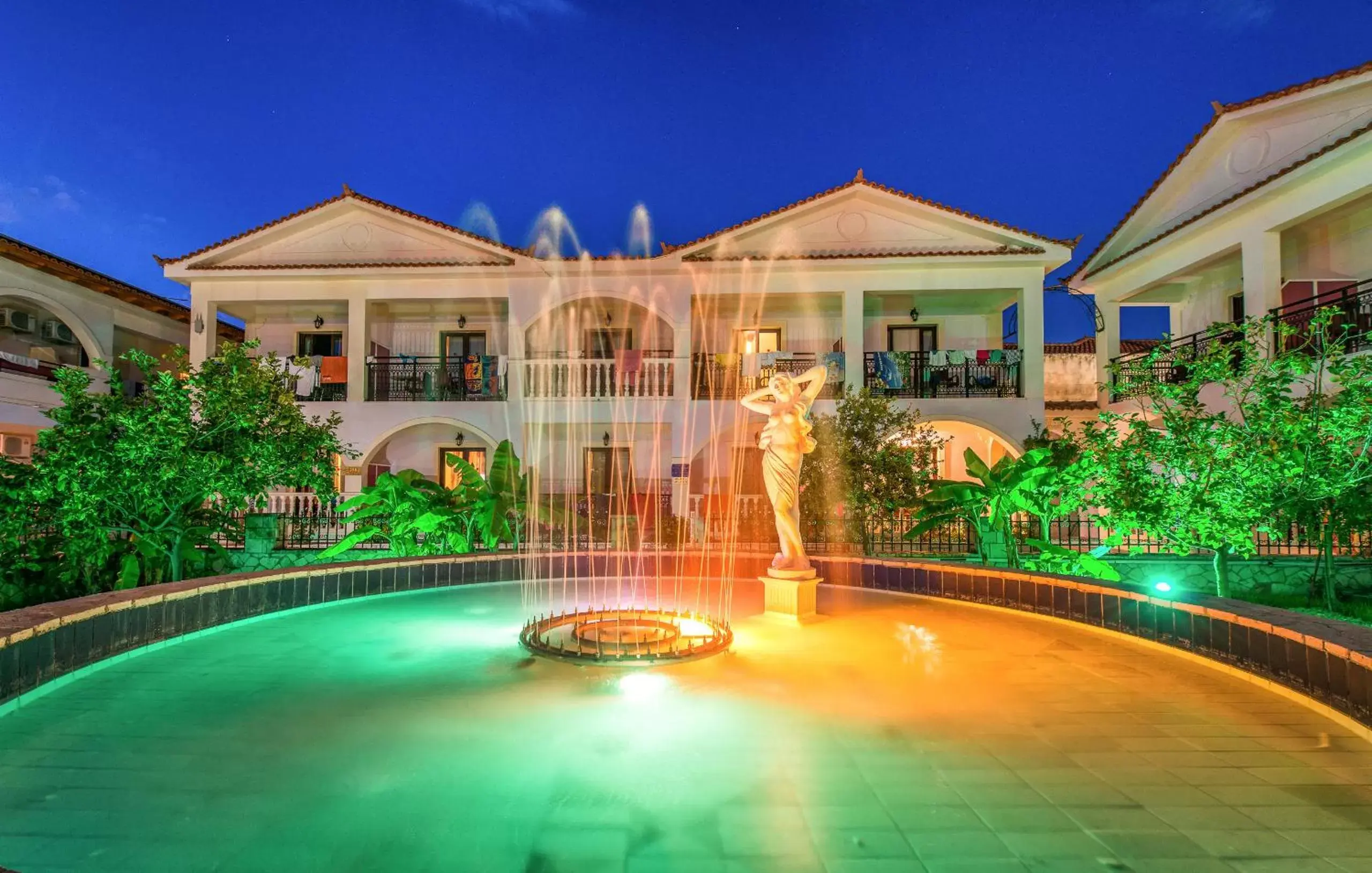 Facade/entrance in Canadian Hotel Facade/entrance in Canadian Hotel