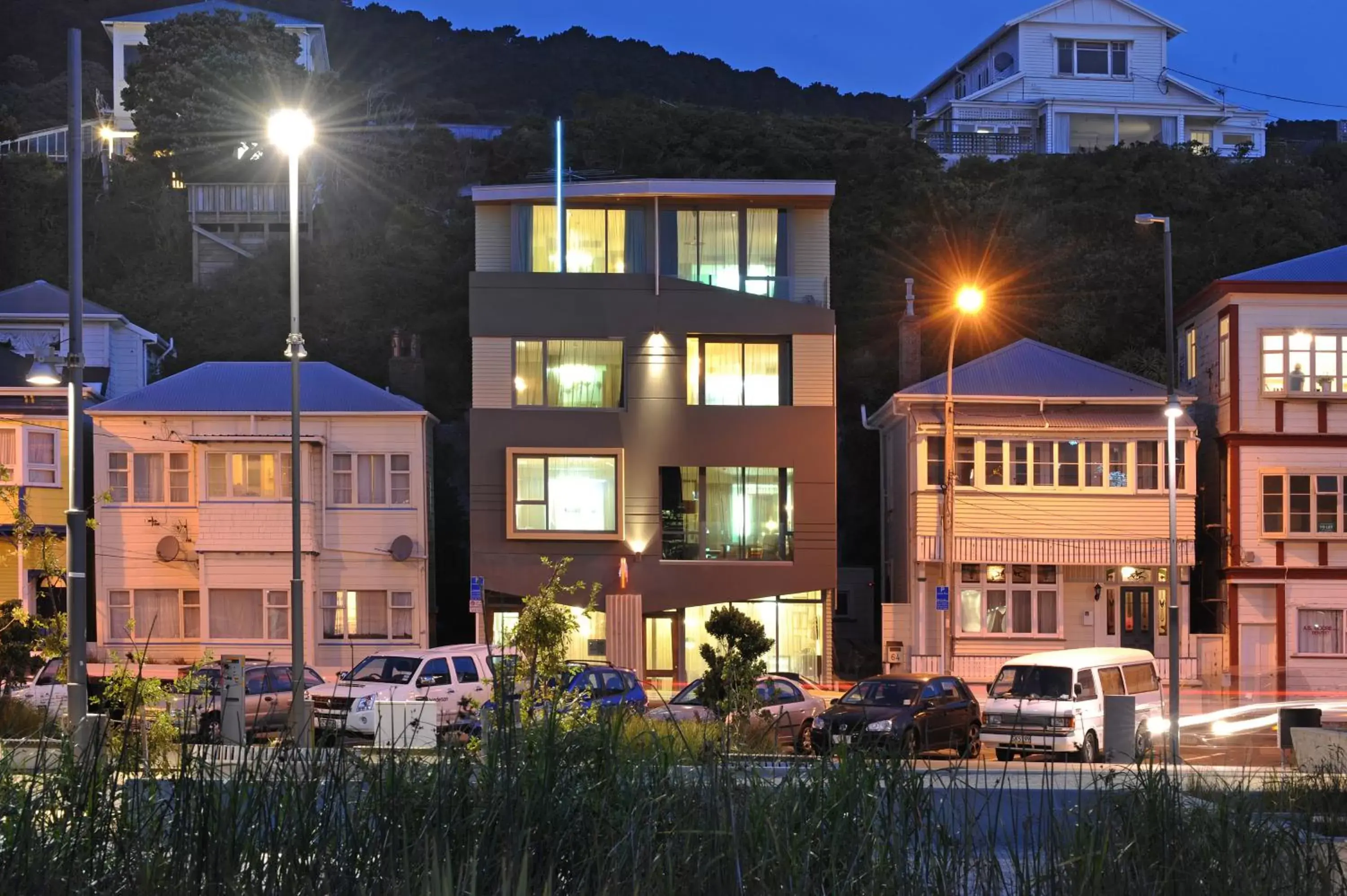 Neighbourhood, Property Building in Ohtel Wellington