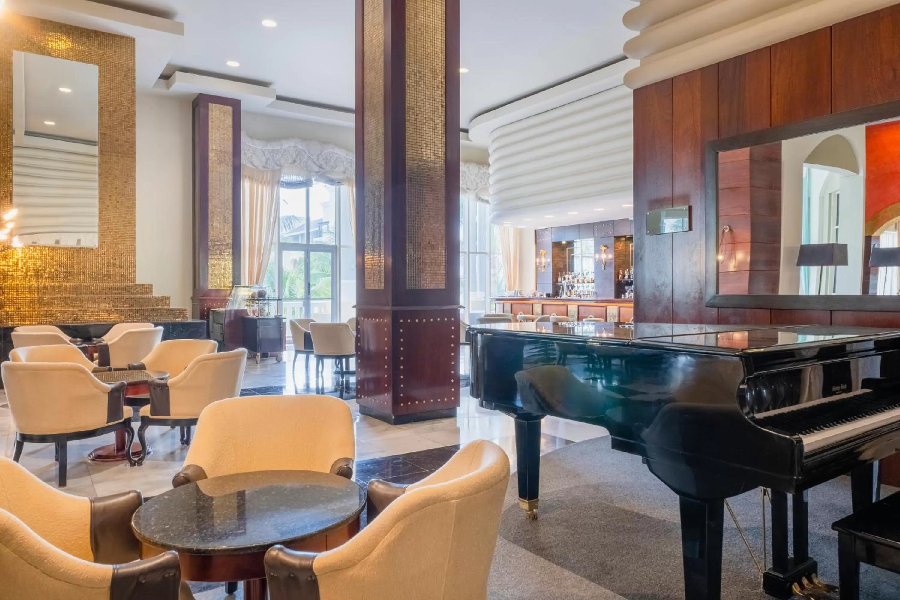 Lounge or bar in Iberostar Grand Rose Hall