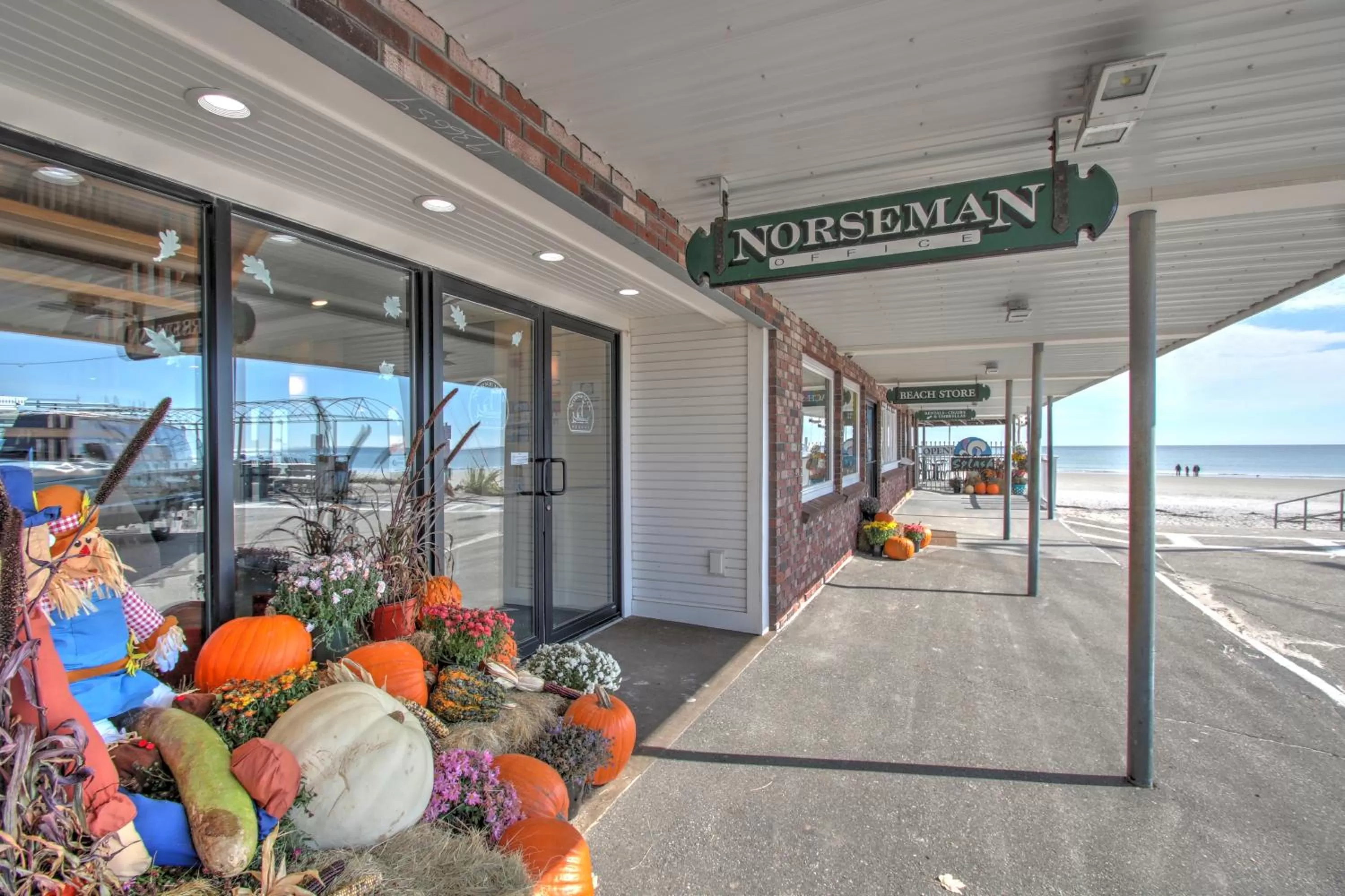 Facade/entrance in Norseman Resort on the Beach