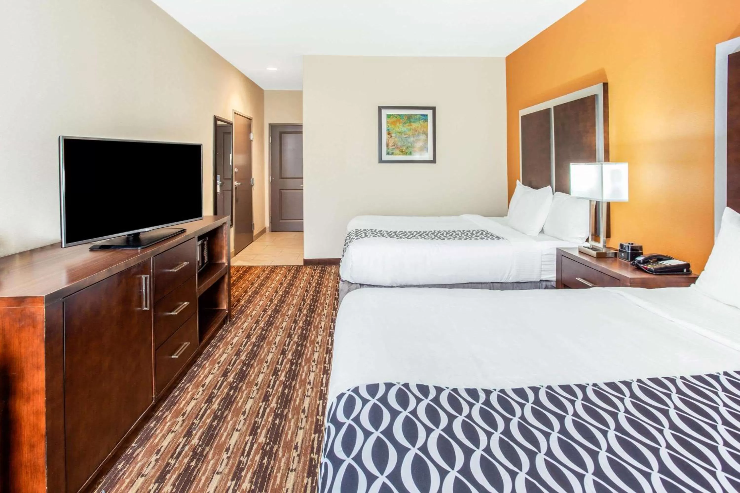 Photo of the whole room, Bed in La Quinta by Wyndham Gonzales TX