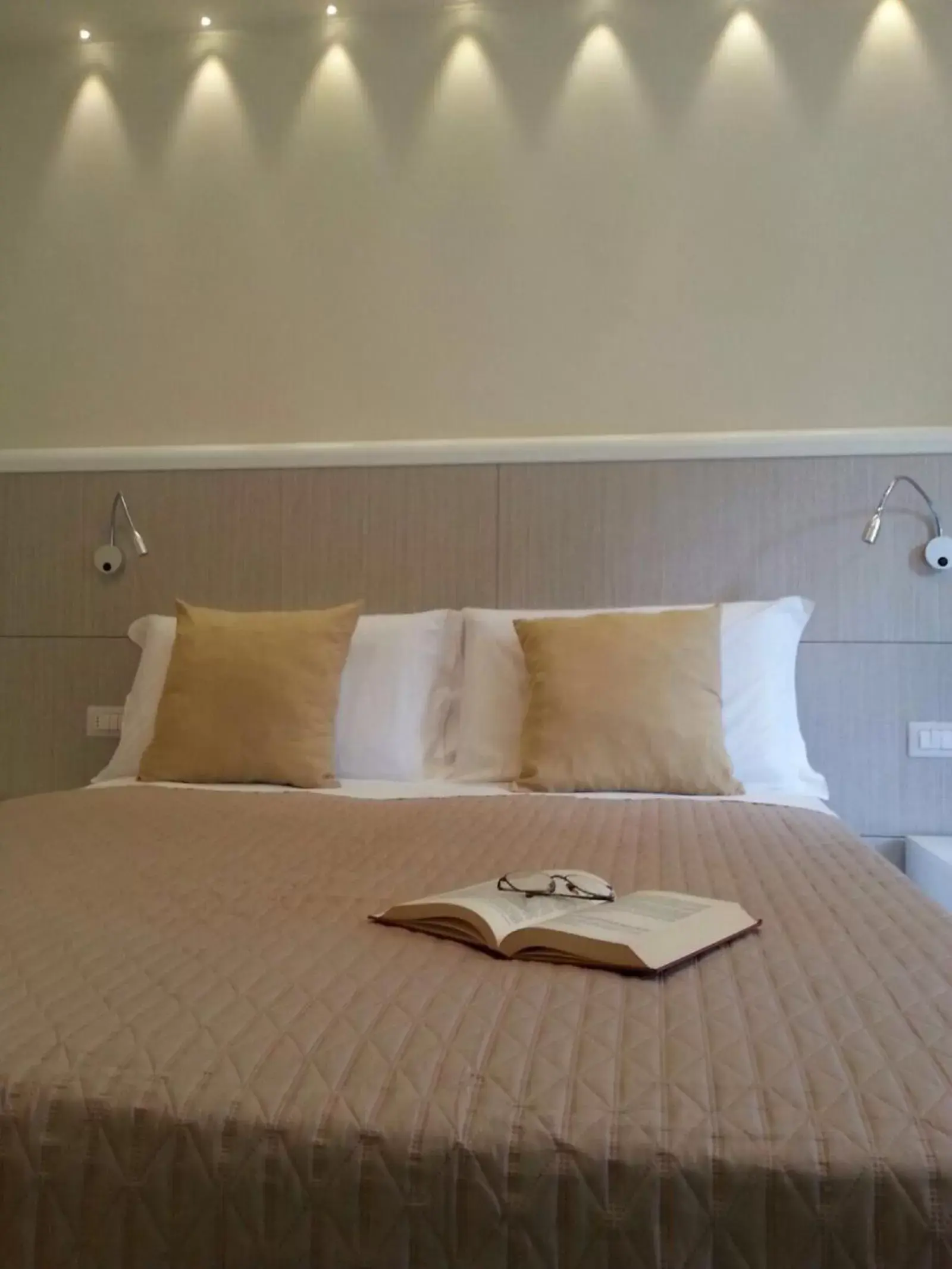 Bed, Room Photo in Giardino Sorrentino
