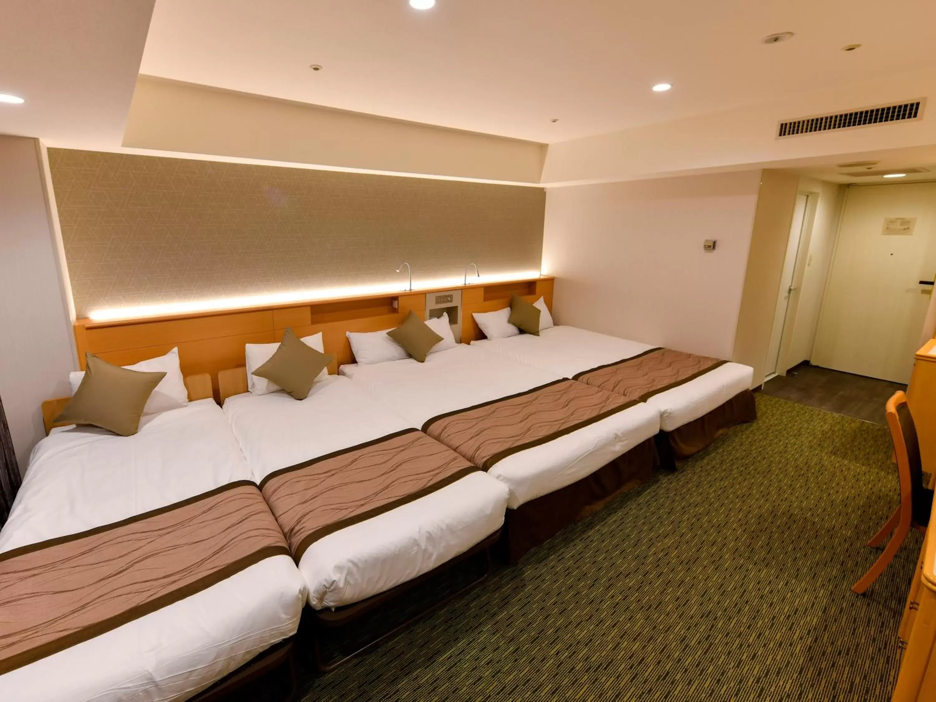 Photo of the whole room in Narita Tobu Hotel Airport