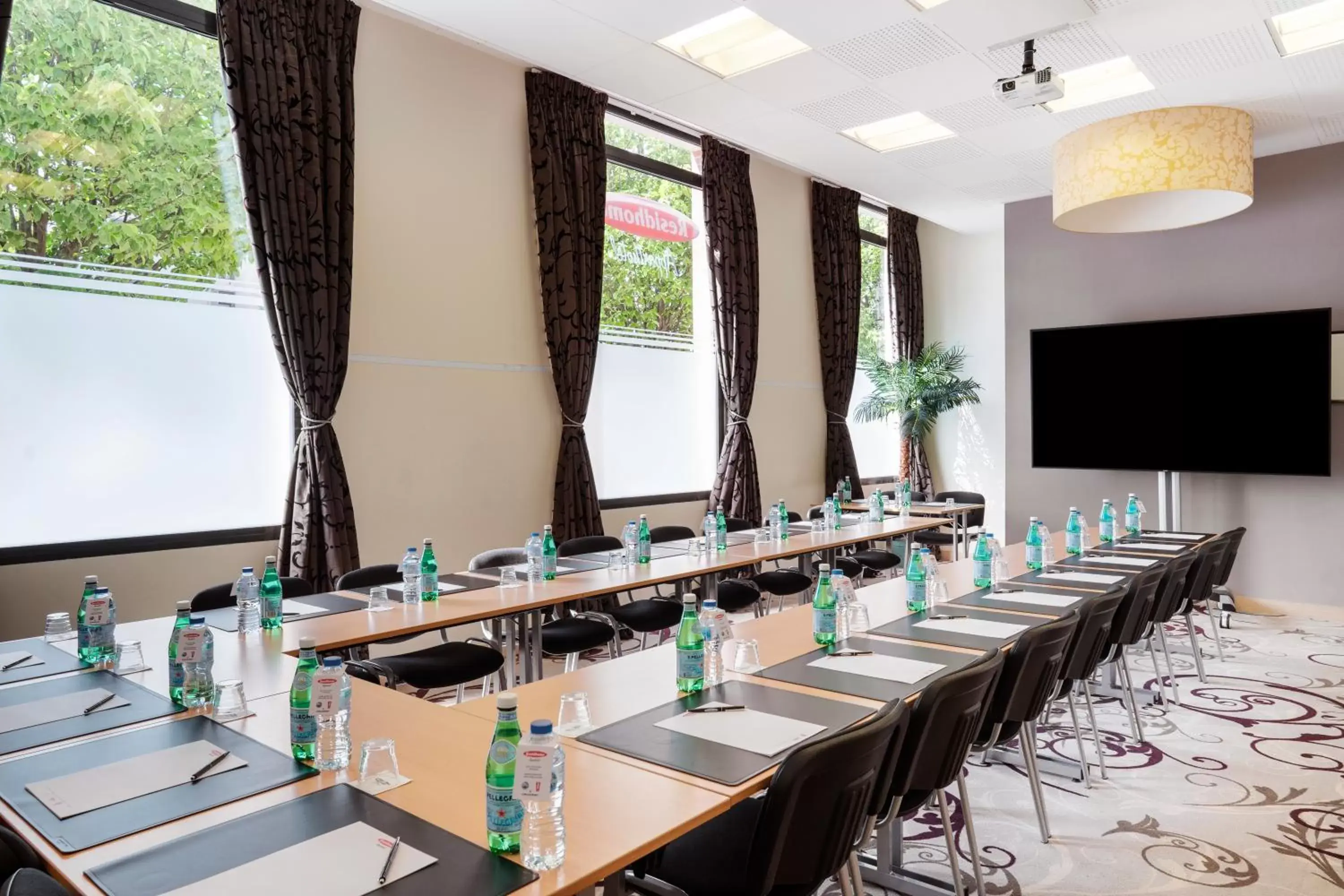 Meeting/conference room in Residhome Paris-Evry