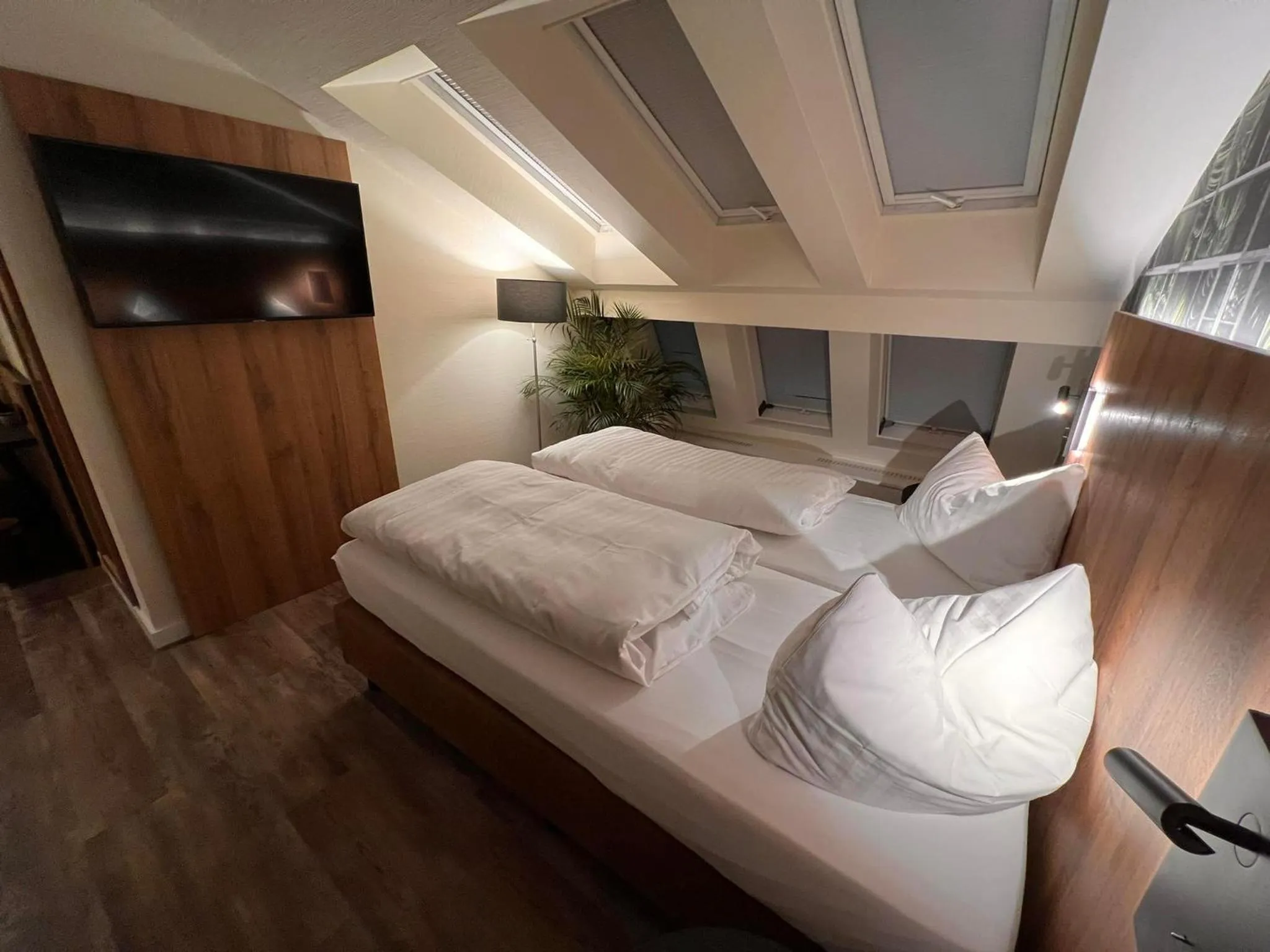 Photo of the whole room, Bed in Hotel-Restaurant Amadeus