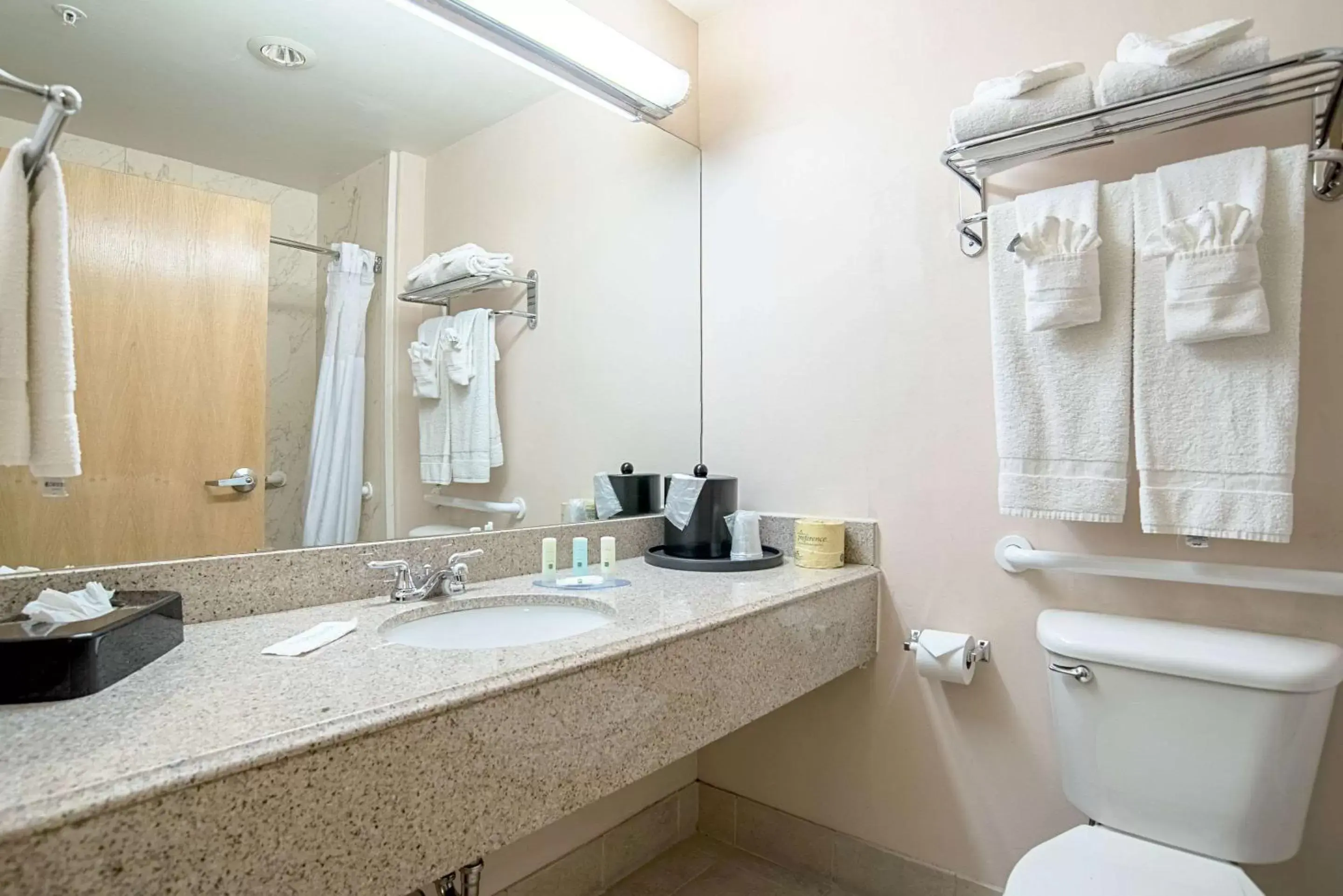 Photo of the whole room, Bathroom in Quality Inn & Suites Phoenix NW - Sun City