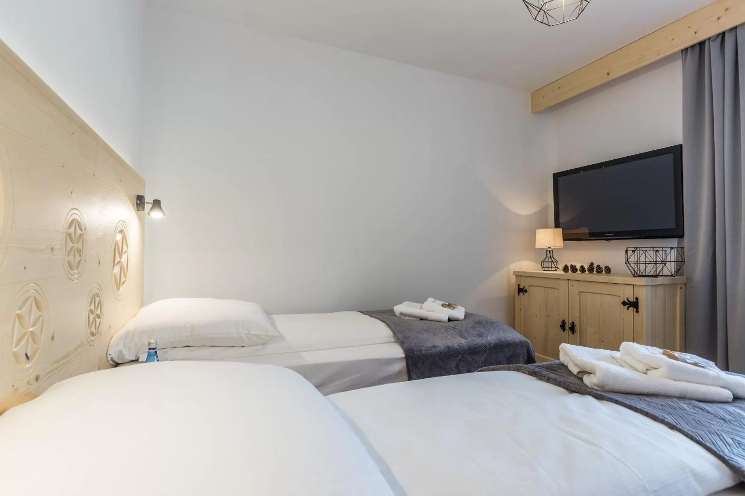 Bed in Willa Baciarka-basen, sauny i jacuzzi