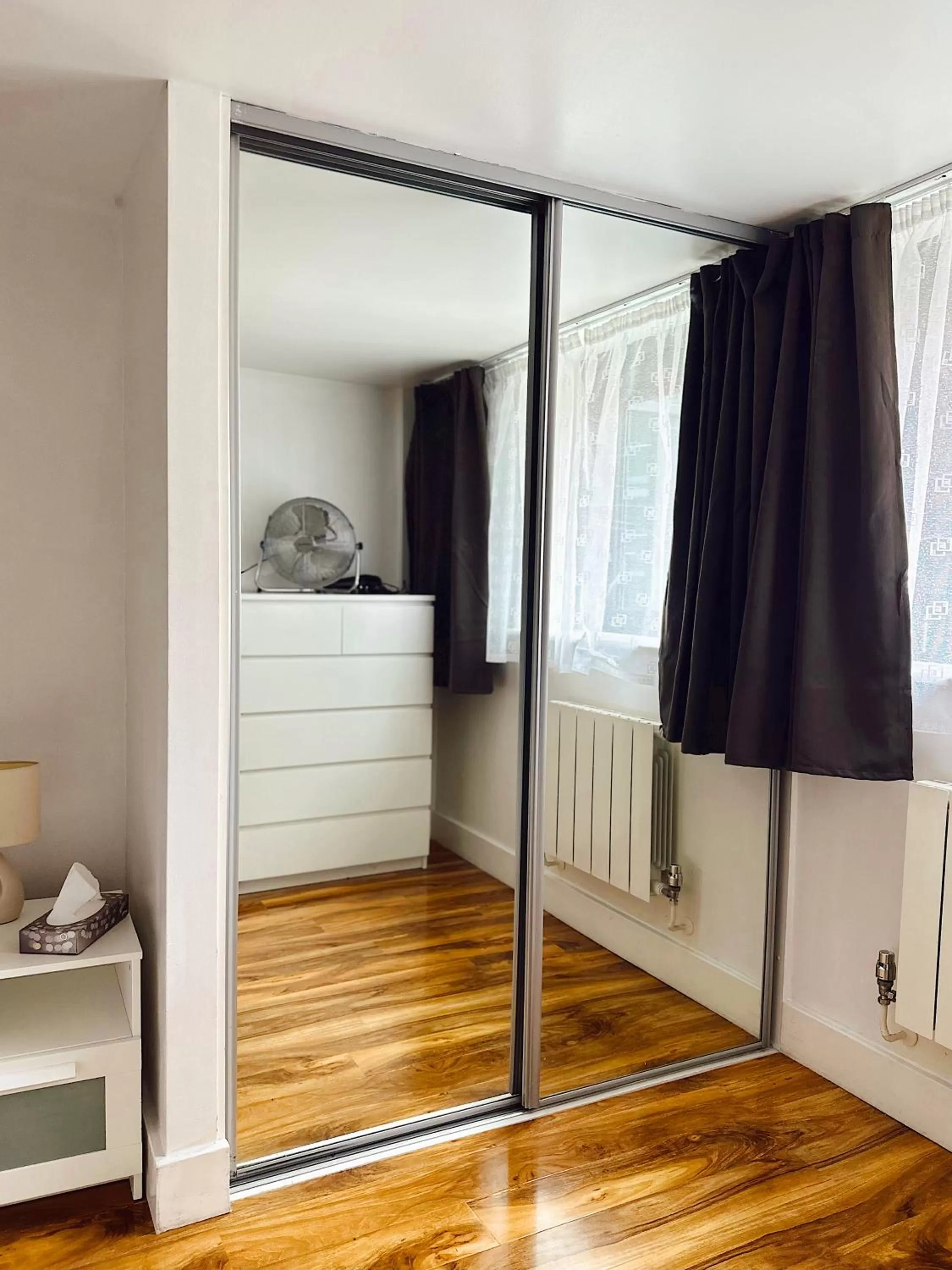 Bedroom, Bed in Canary Wharf - Luxury Apartments