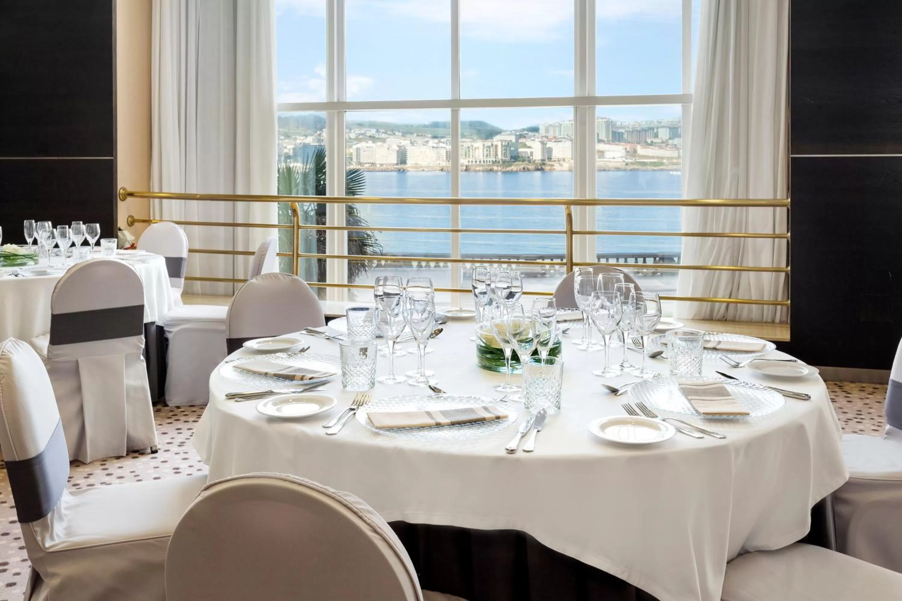 Restaurant/places to eat in Melia Maria Pita