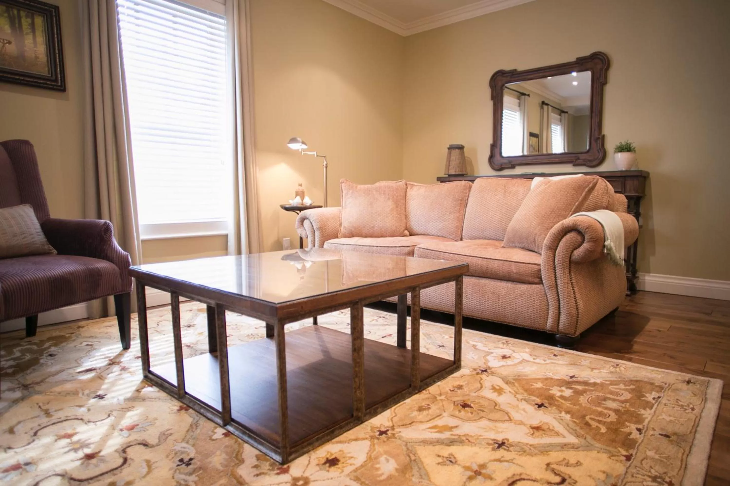 Living room in 124 on Queen Hotel & Spa