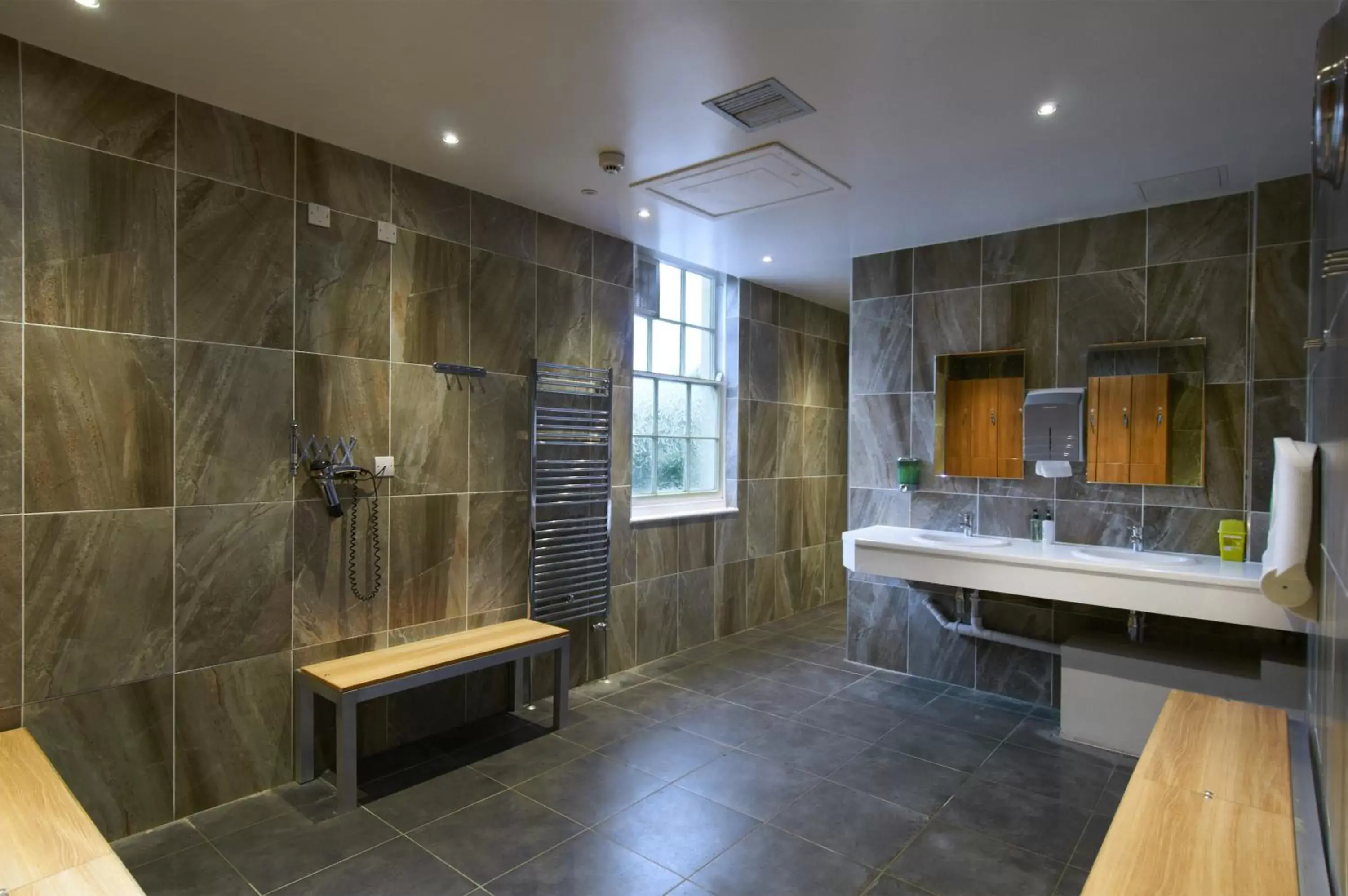 Massage, Bathroom in Avisford Park Hotel
