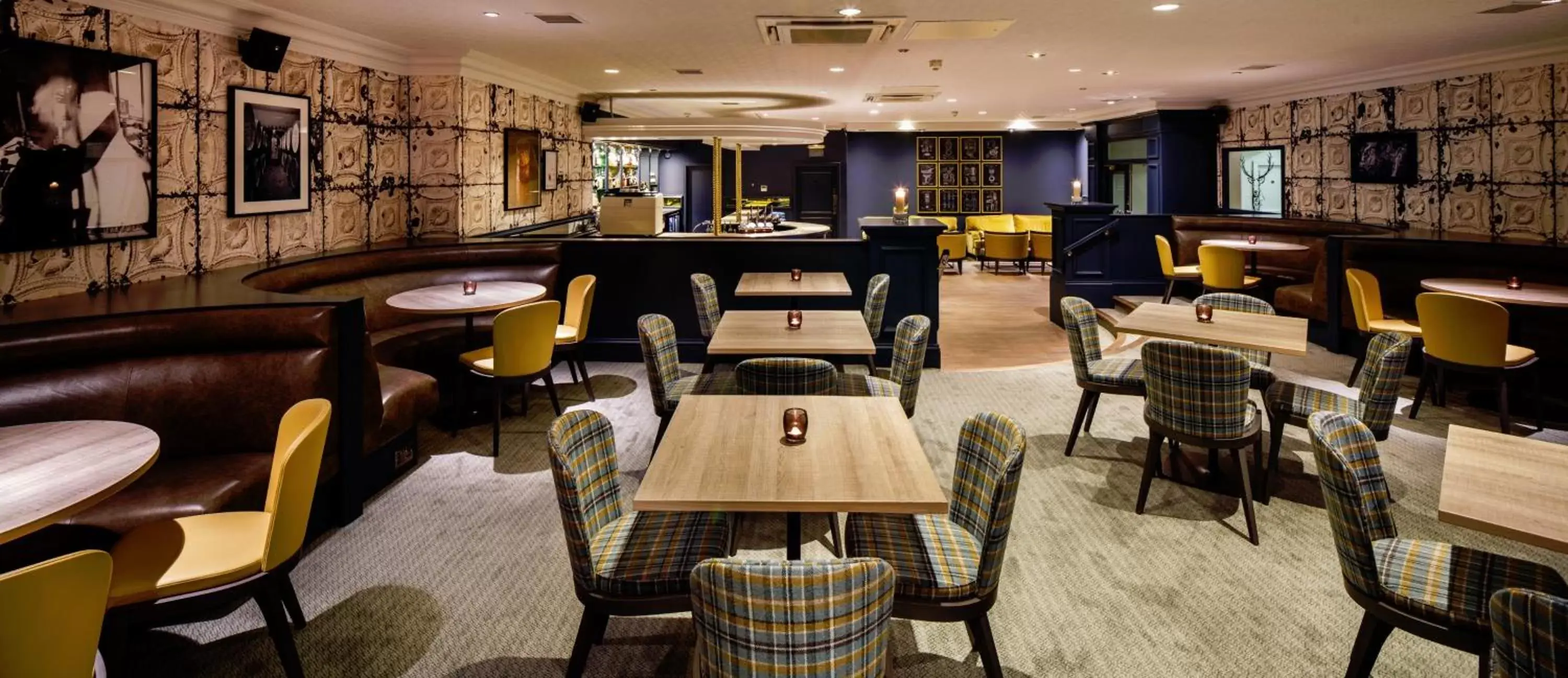 Lounge or bar, Restaurant/Places to Eat in Mercure Inverness Hotel