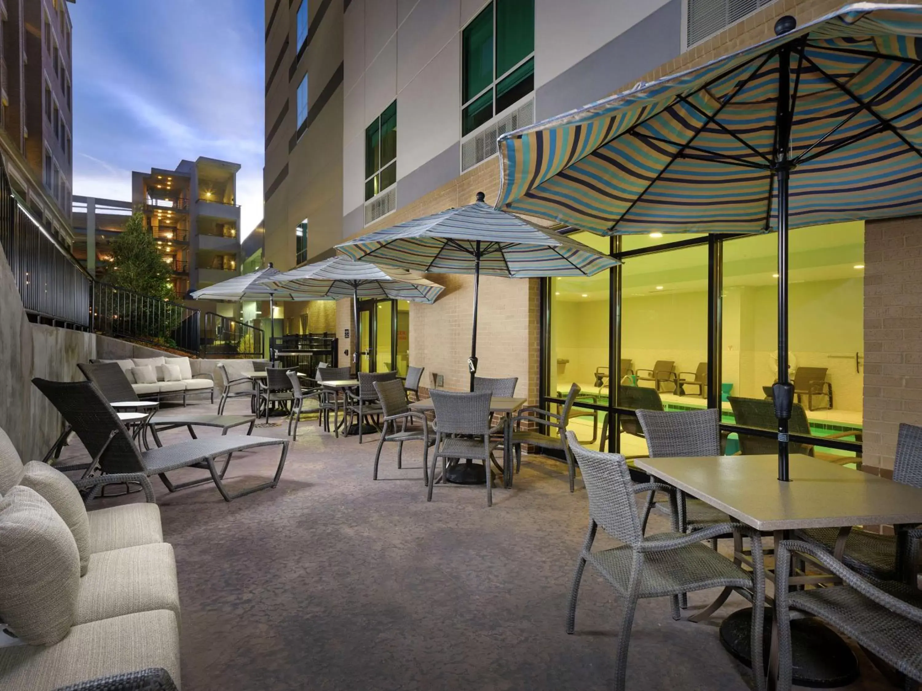 Patio in Hampton Inn & Suites Atlanta Decatur/Emory