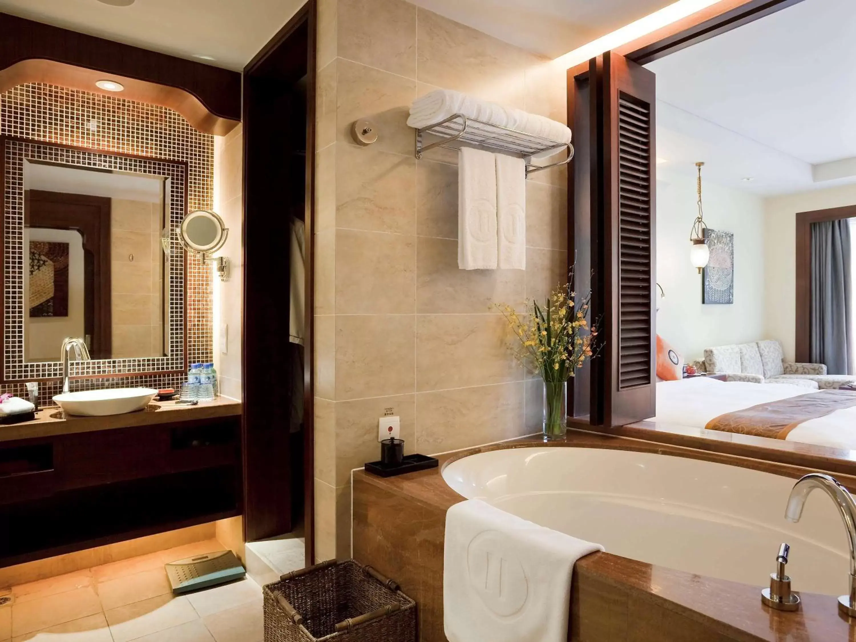 Photo of the whole room, Bathroom in Pullman Sanya Yalong Bay Villas & Resort