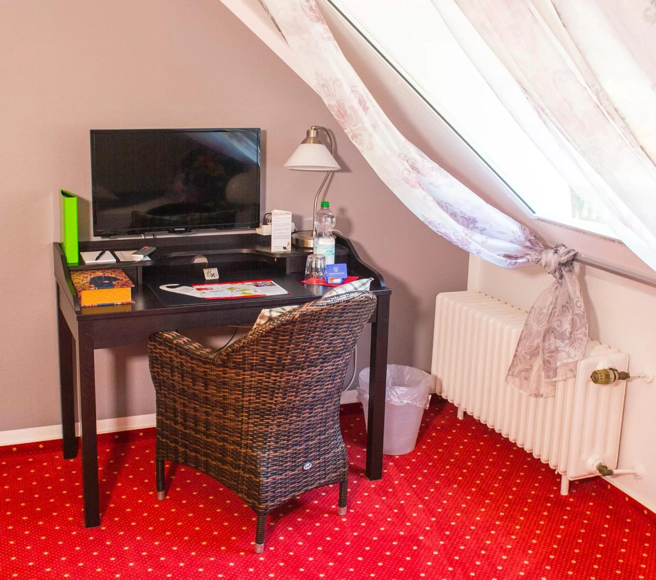 TV and multimedia, Bed in Hotel Garni am Eckernweg