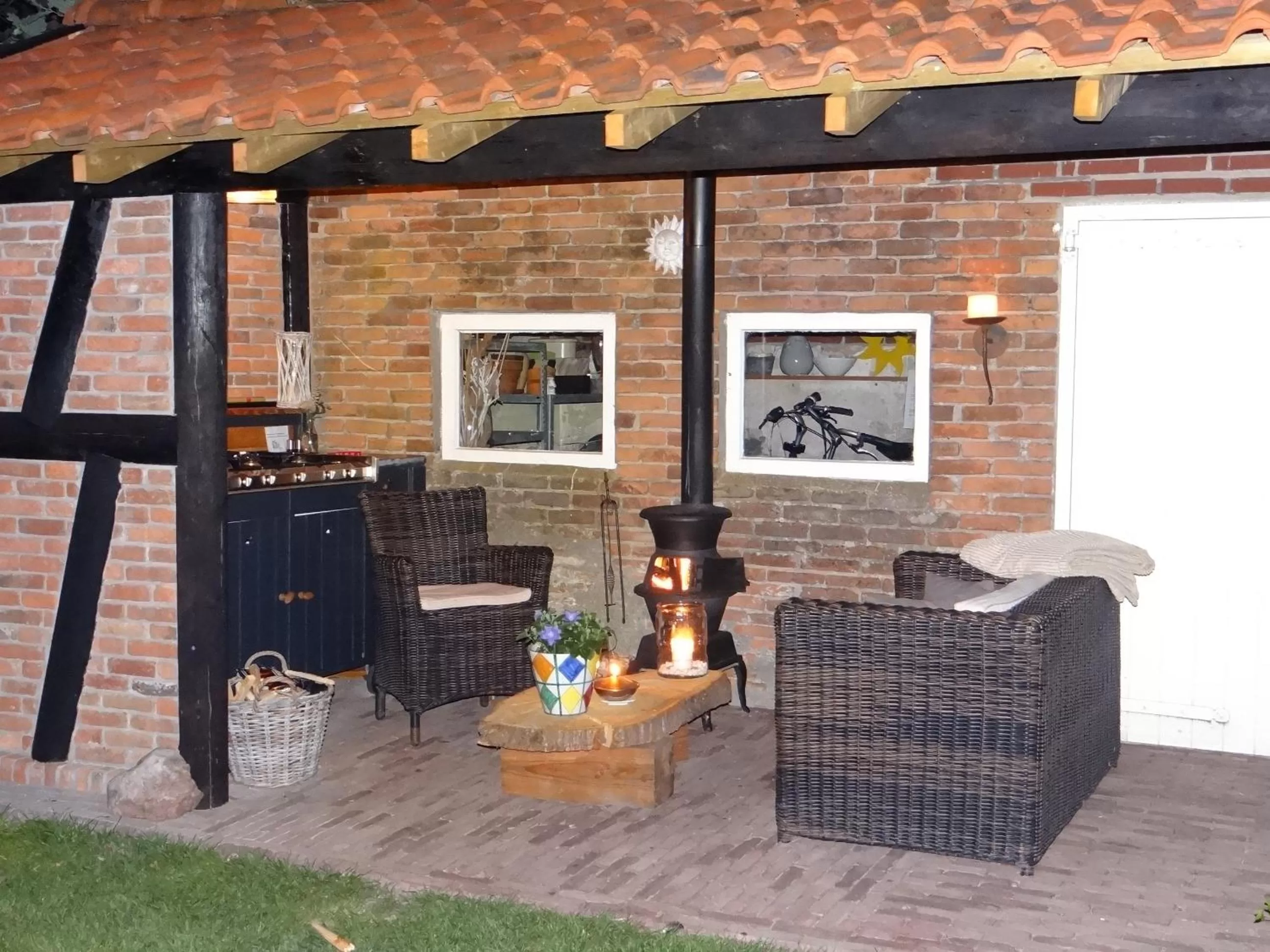 Patio in B&B Gastvrij Lenthe