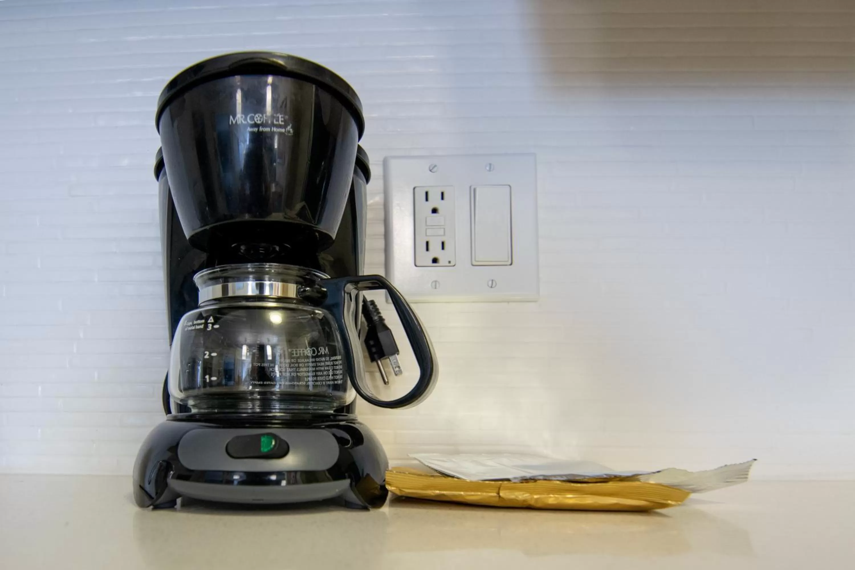 Coffee/tea facilities in Candlewood Suites Miami Intl Airport - 36th St by IHG