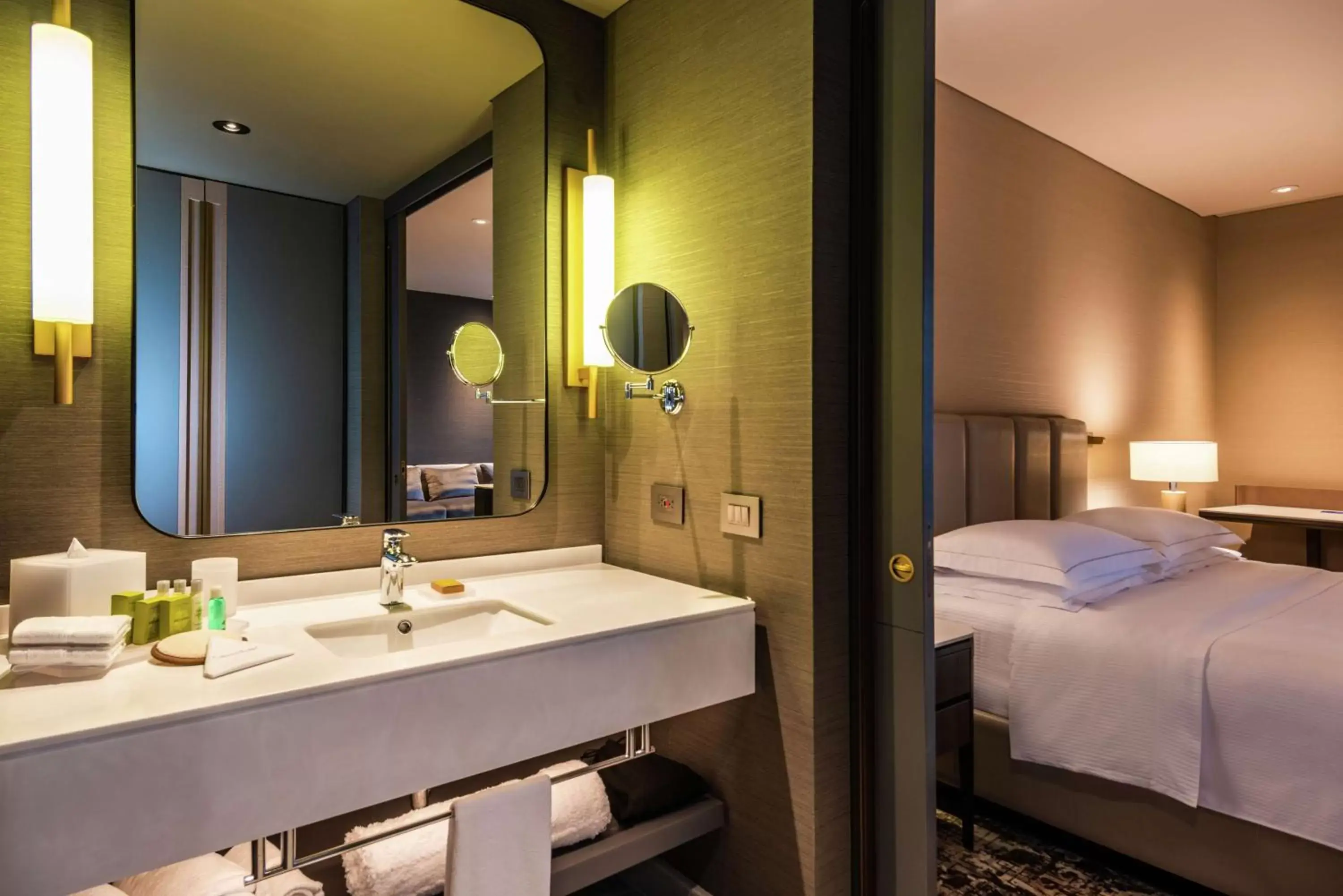 Bed, Bathroom in Hilton Bogota Corferias