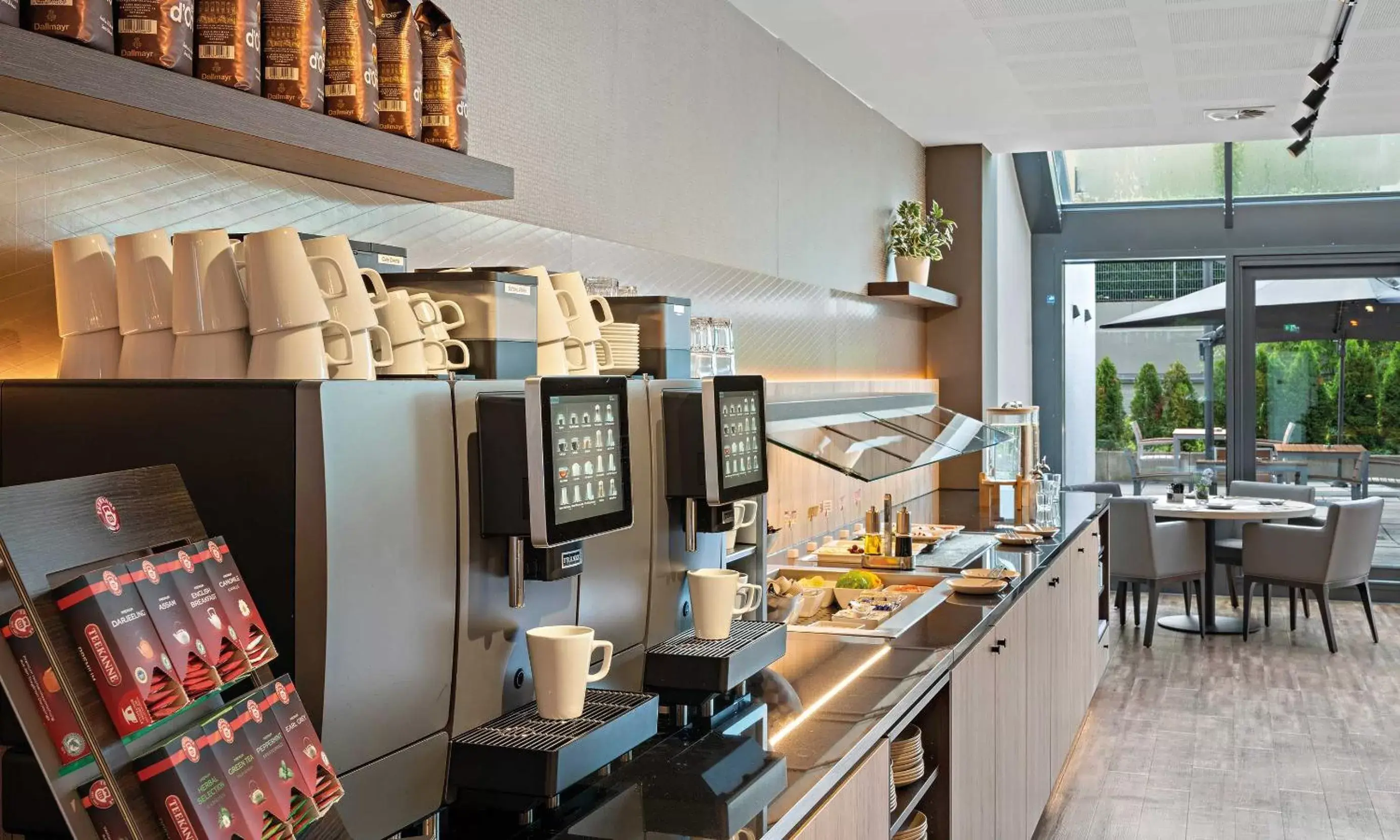 Breakfast, Restaurant/Places to Eat in Hotel Newton Heilbronn