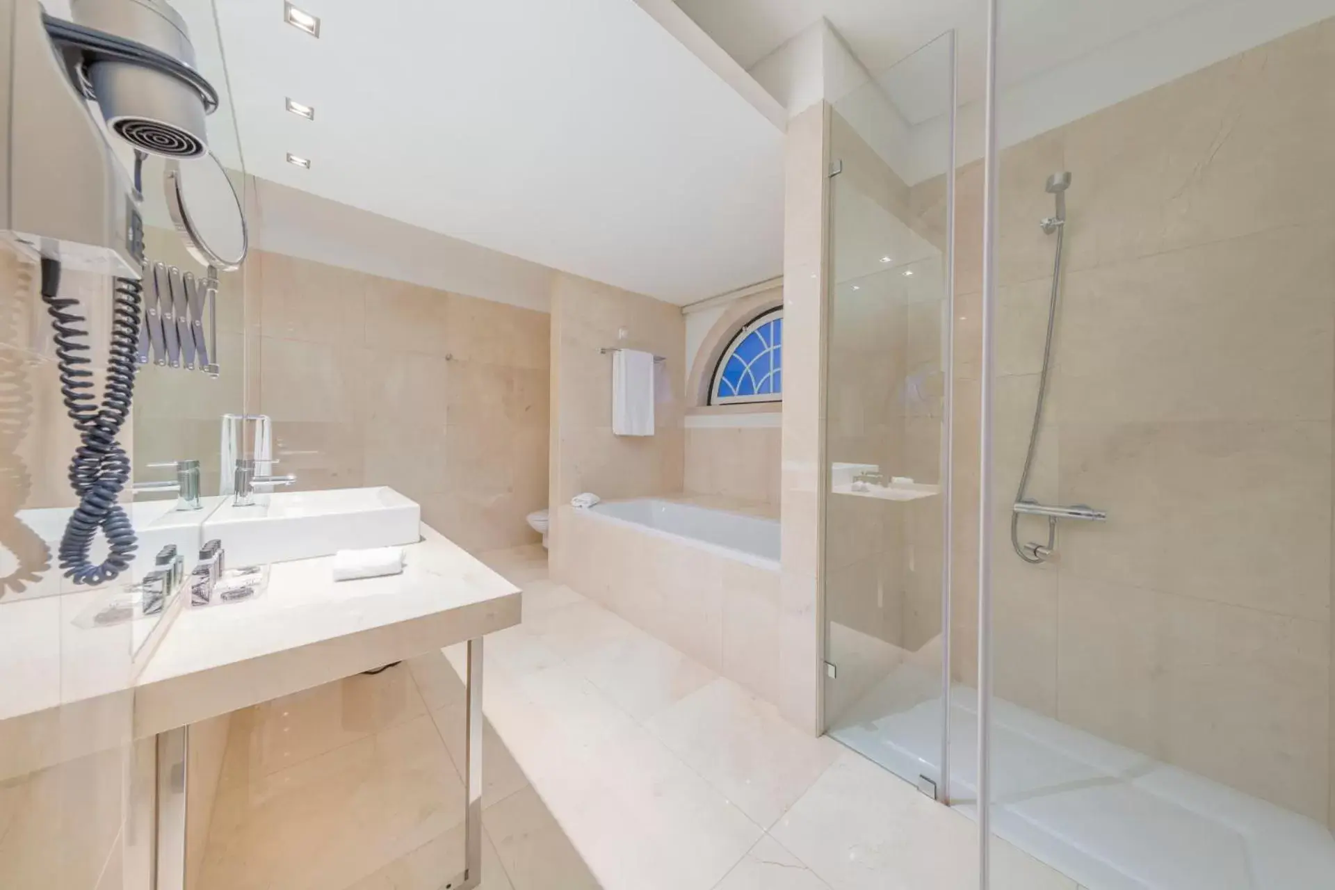 Toilet, Bathroom in Monte Real - Hotel, Termas & Spa