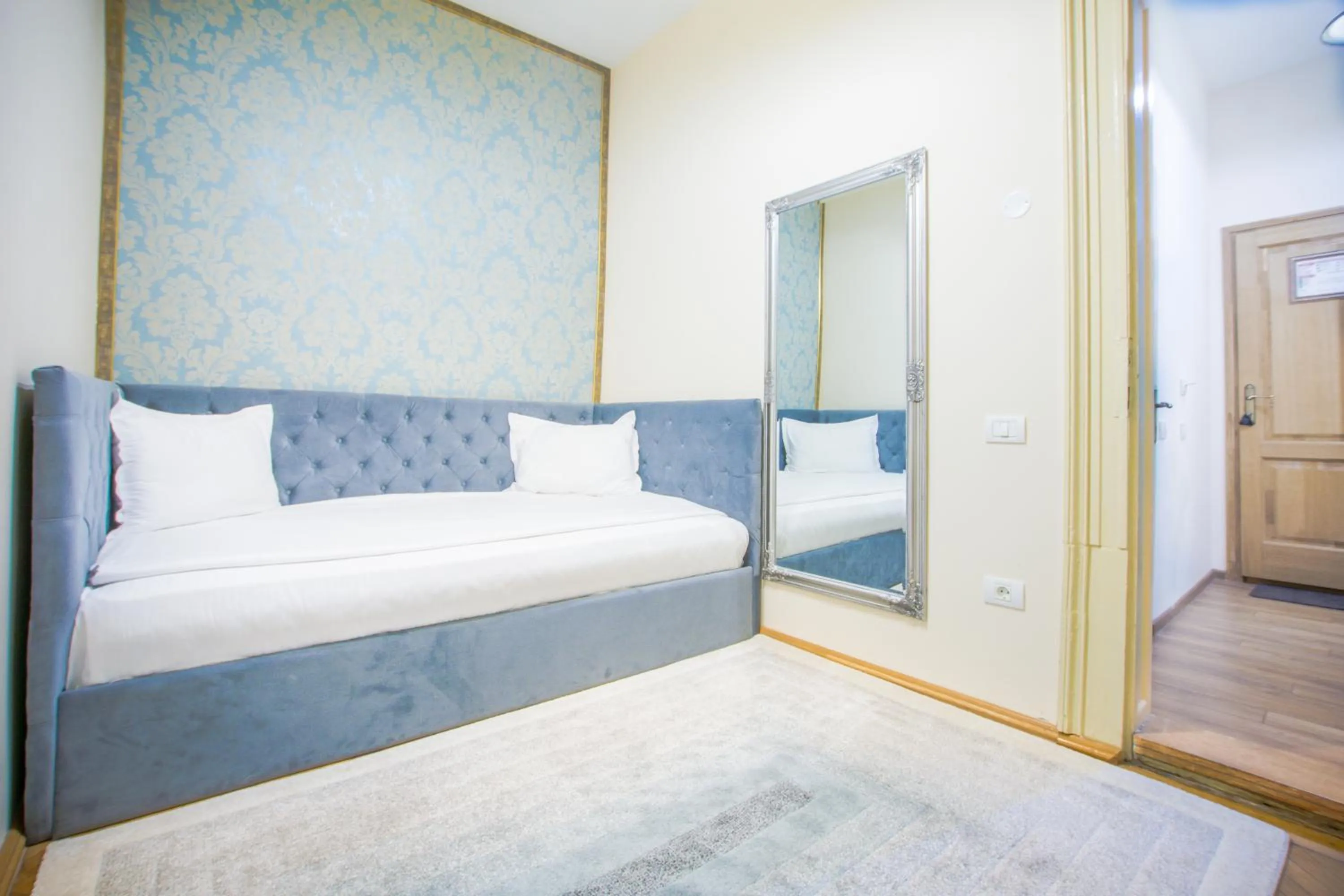 Bedroom, Bed in Safrano Palace