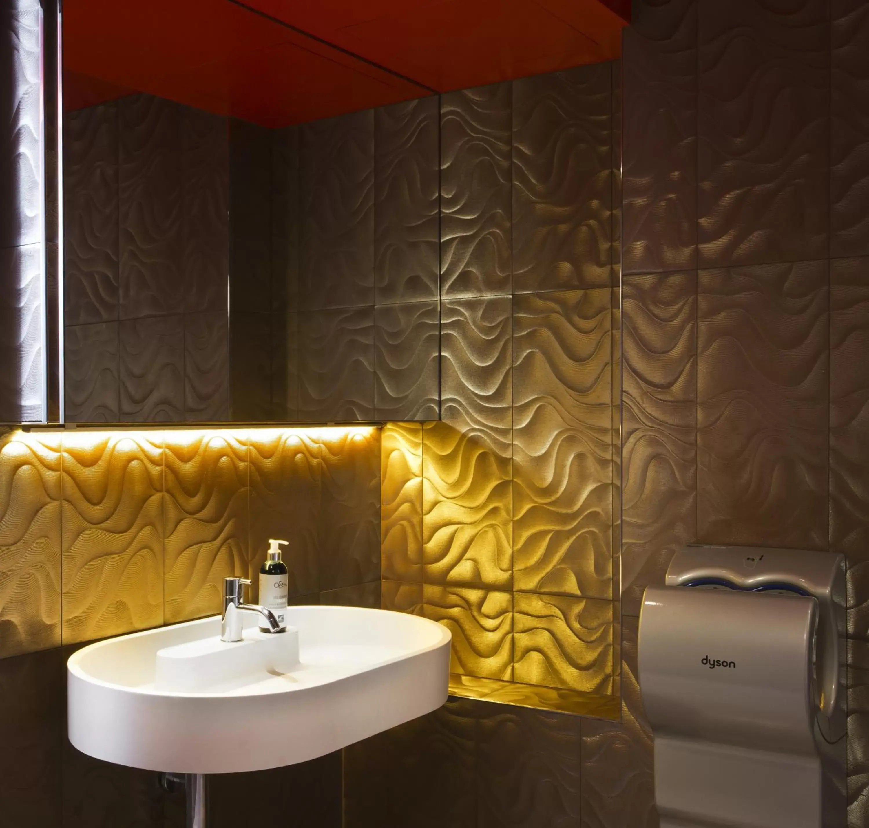 Area and facilities, Bathroom in Libertel Gare de L'Est Francais