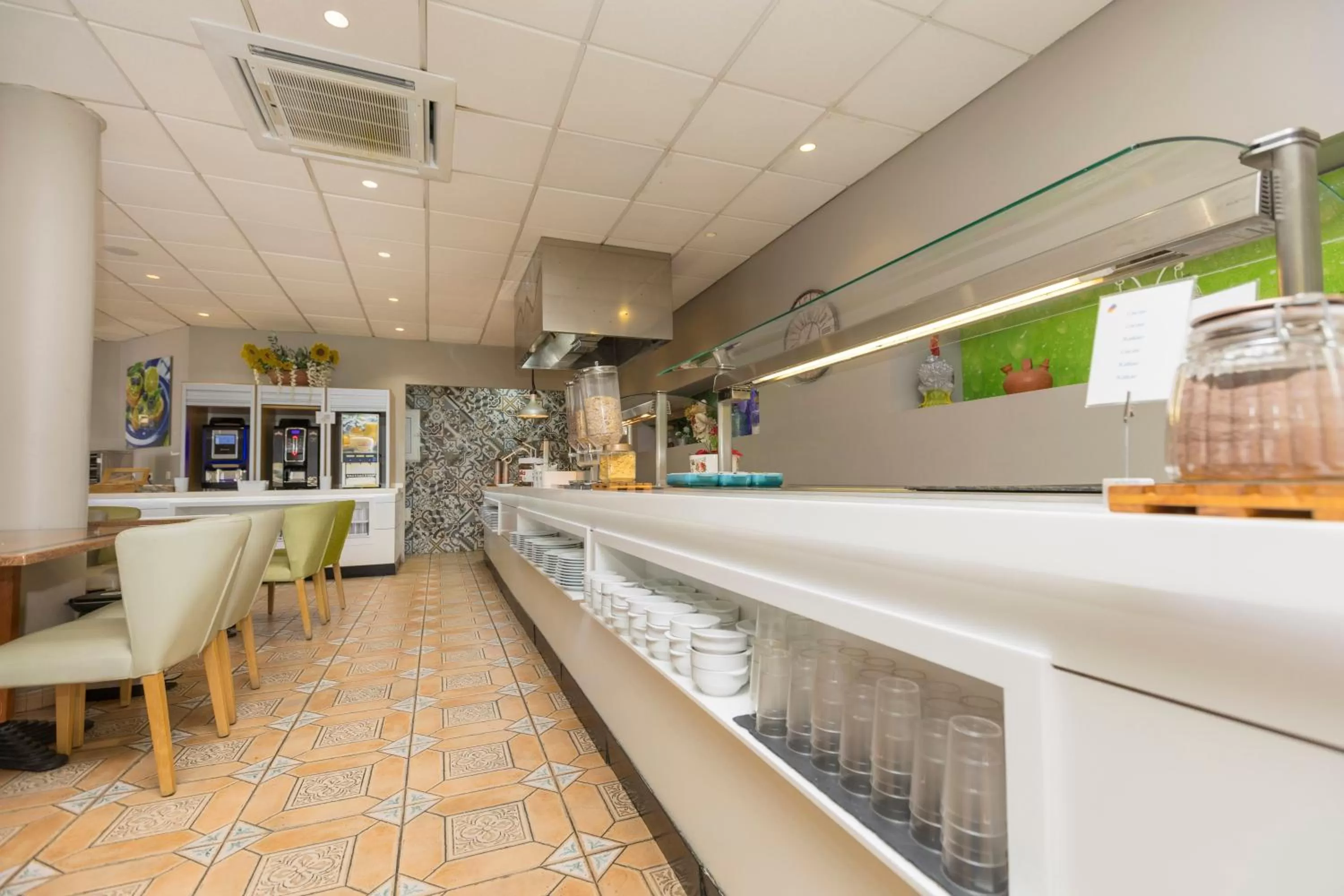 Restaurant/places to eat in Hotel LIVVO Veril Playa